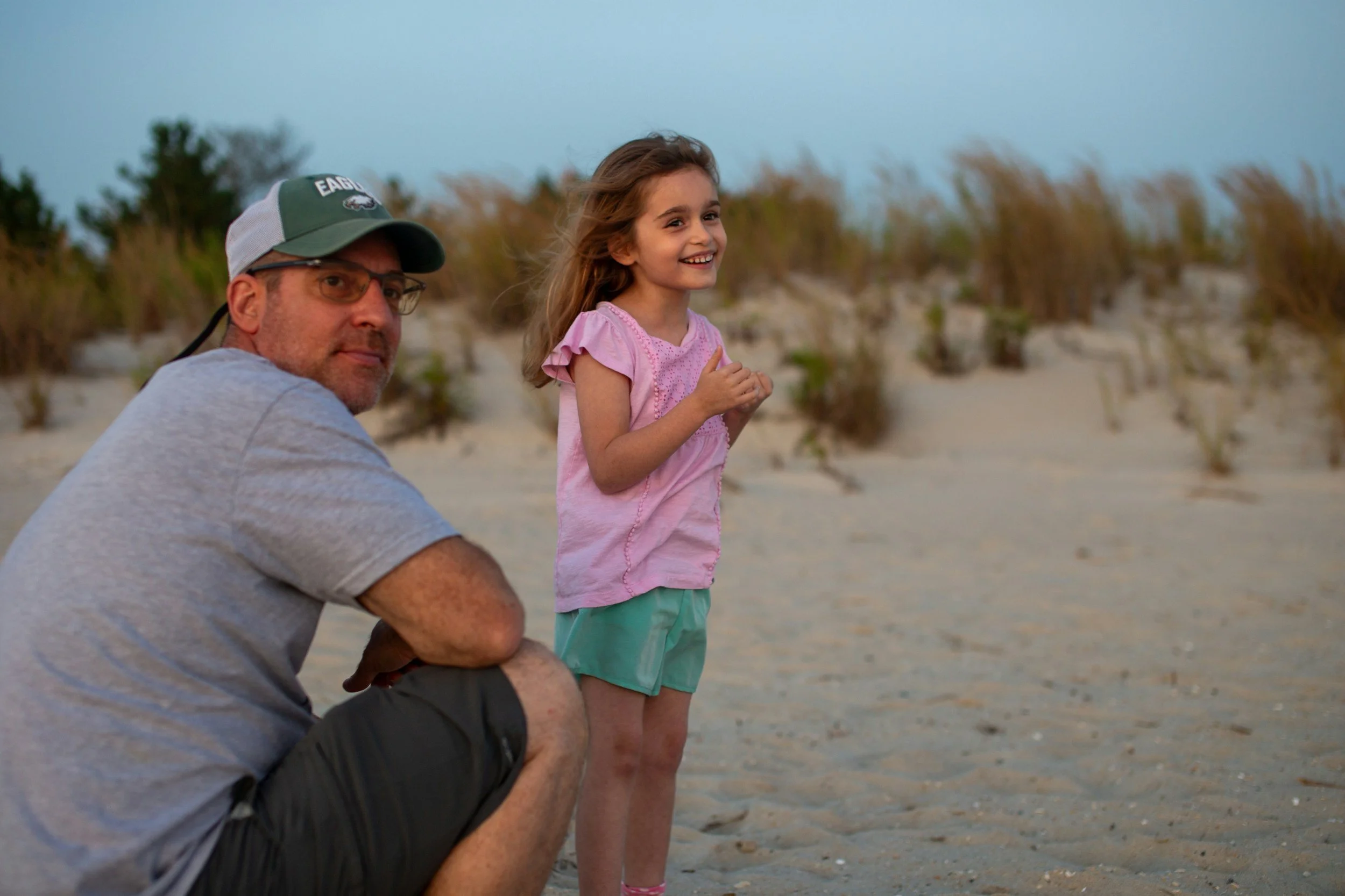 Dad daughter at beach