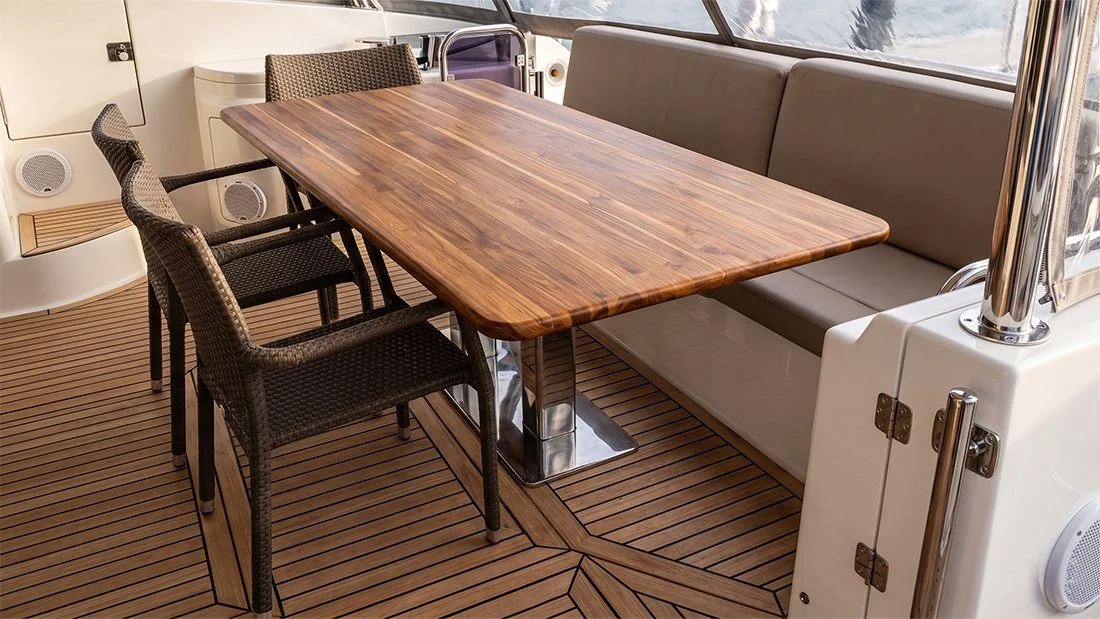 MESA EM MARCENARIA NAVAL - LANCHA MAHATMA