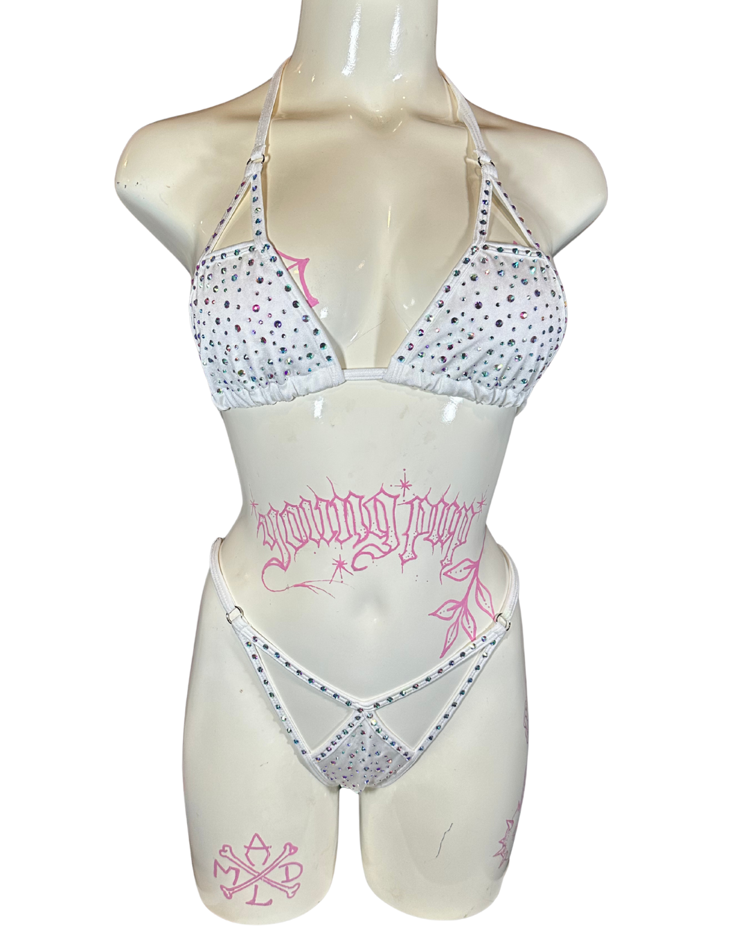 showgirlwhitefront.png