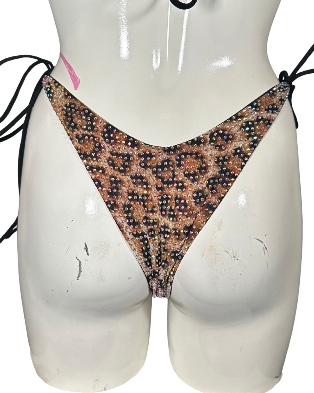 bigcat back mannequin.png