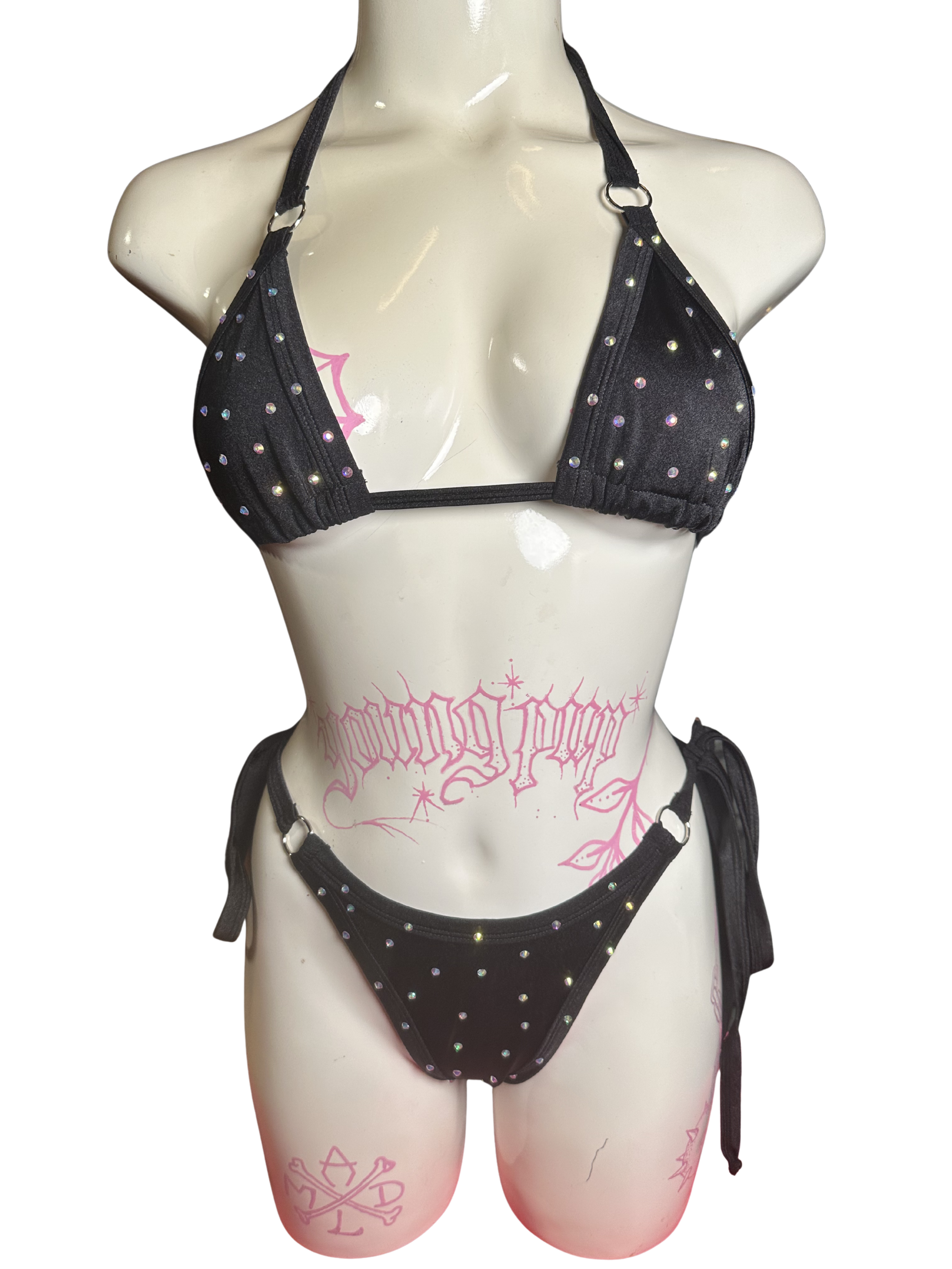 roxie black mannequin body.png