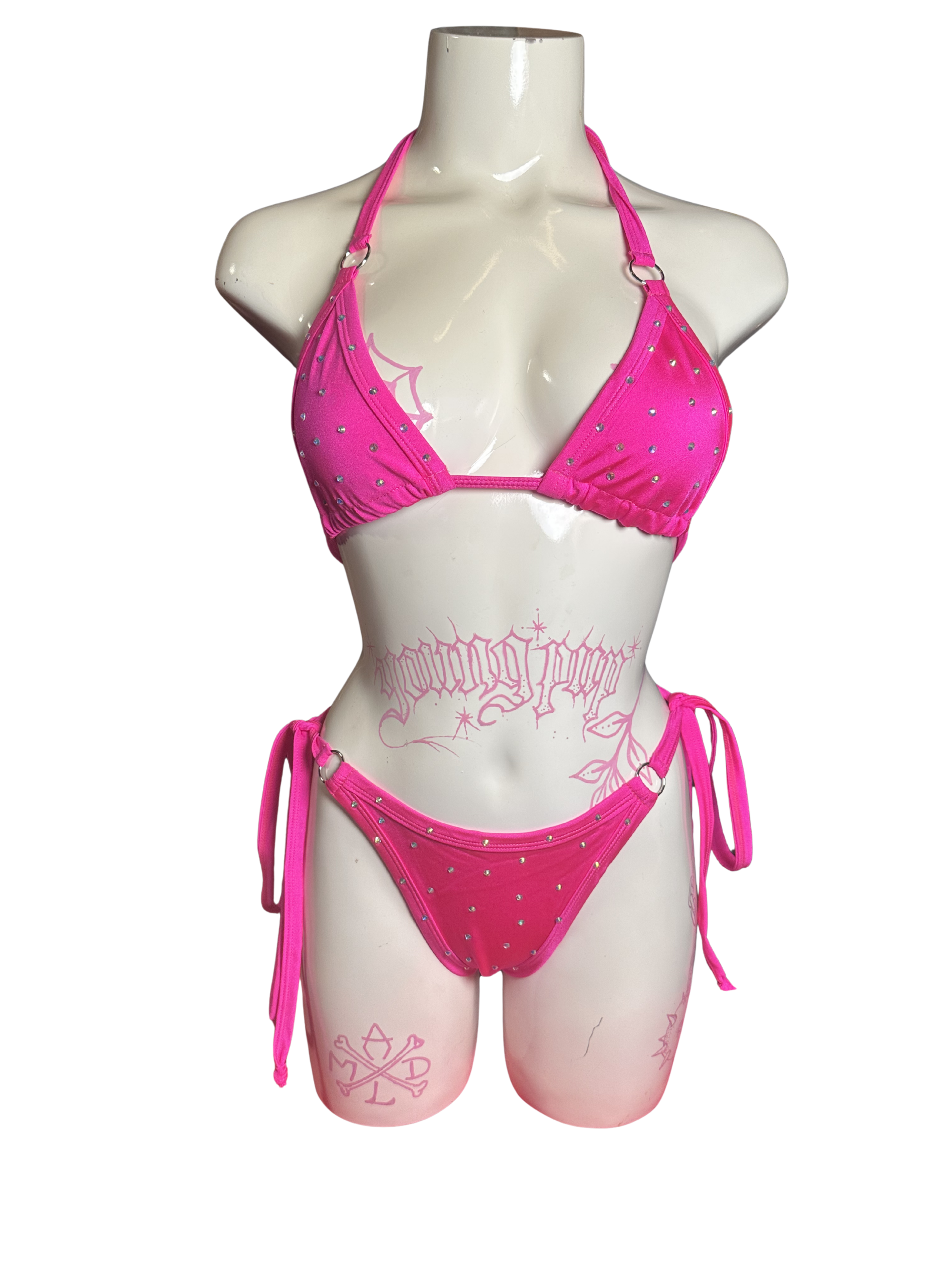 roxie hot pink mannequin.png