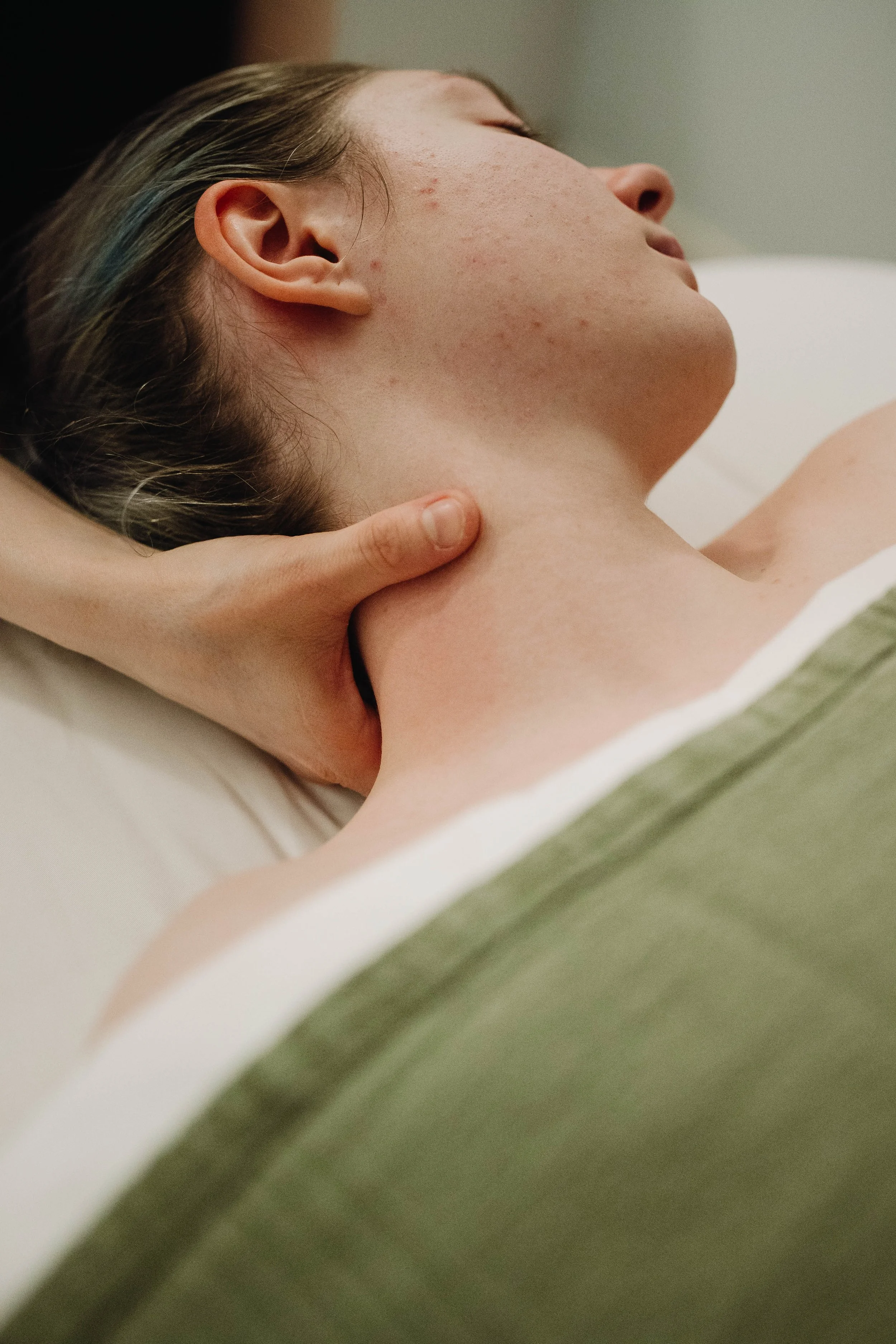 Oncology Informed Massage Edmonton Increase mobility and reduce muscle tension tightness MLD Axillary Web Syndrome cording Lymphedema prevention and management Post surgical swelling Radiation fibrosis Post mastectomy discomfort Chemotherapy