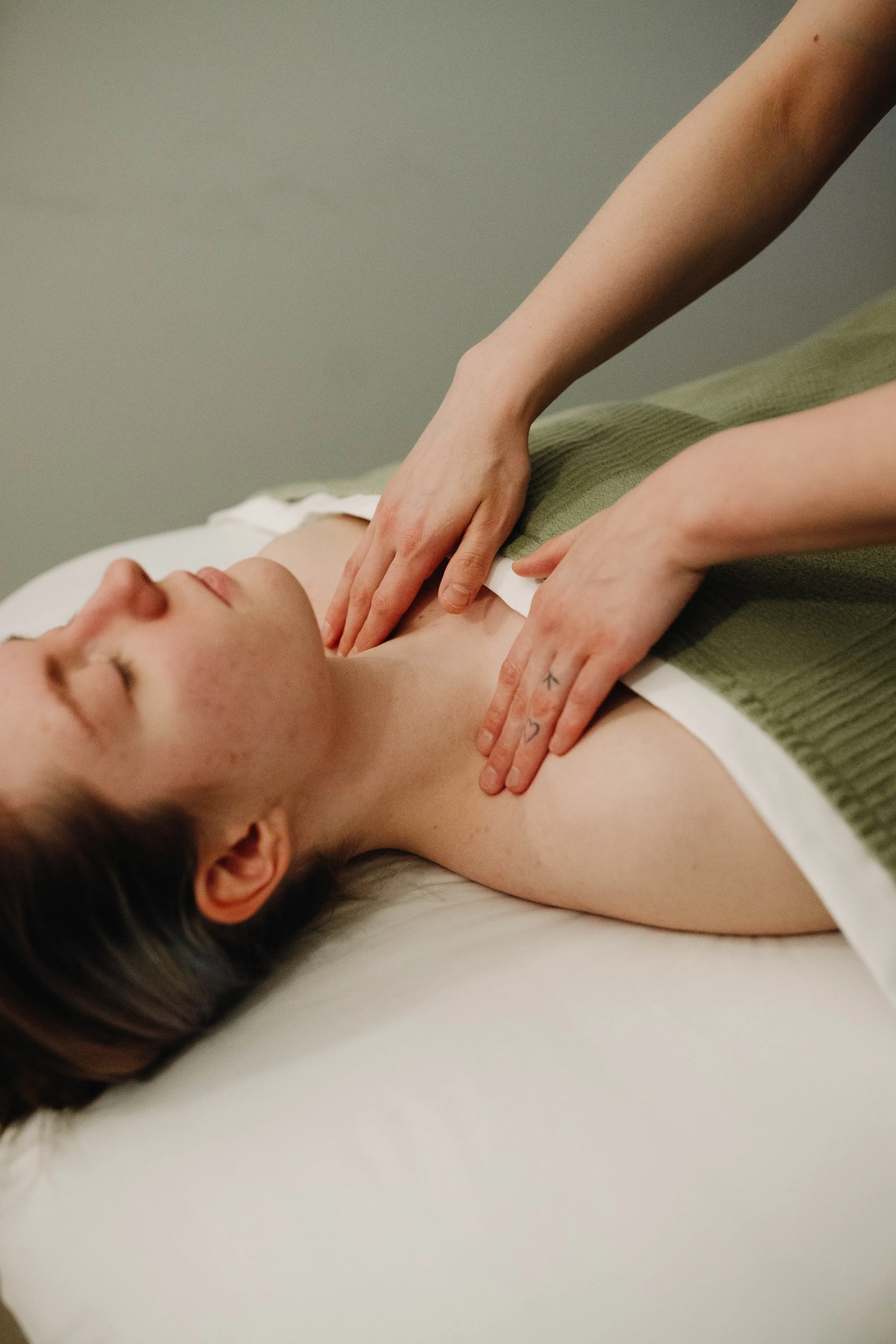 Lymphatic drainage therapsit edmonton  Manual lymphatic drainage edmonton  post-op lymphatic drainage edmonton  post surgical massage edmonton  theraputic massage edmonton  oncology massage edmonton vodder