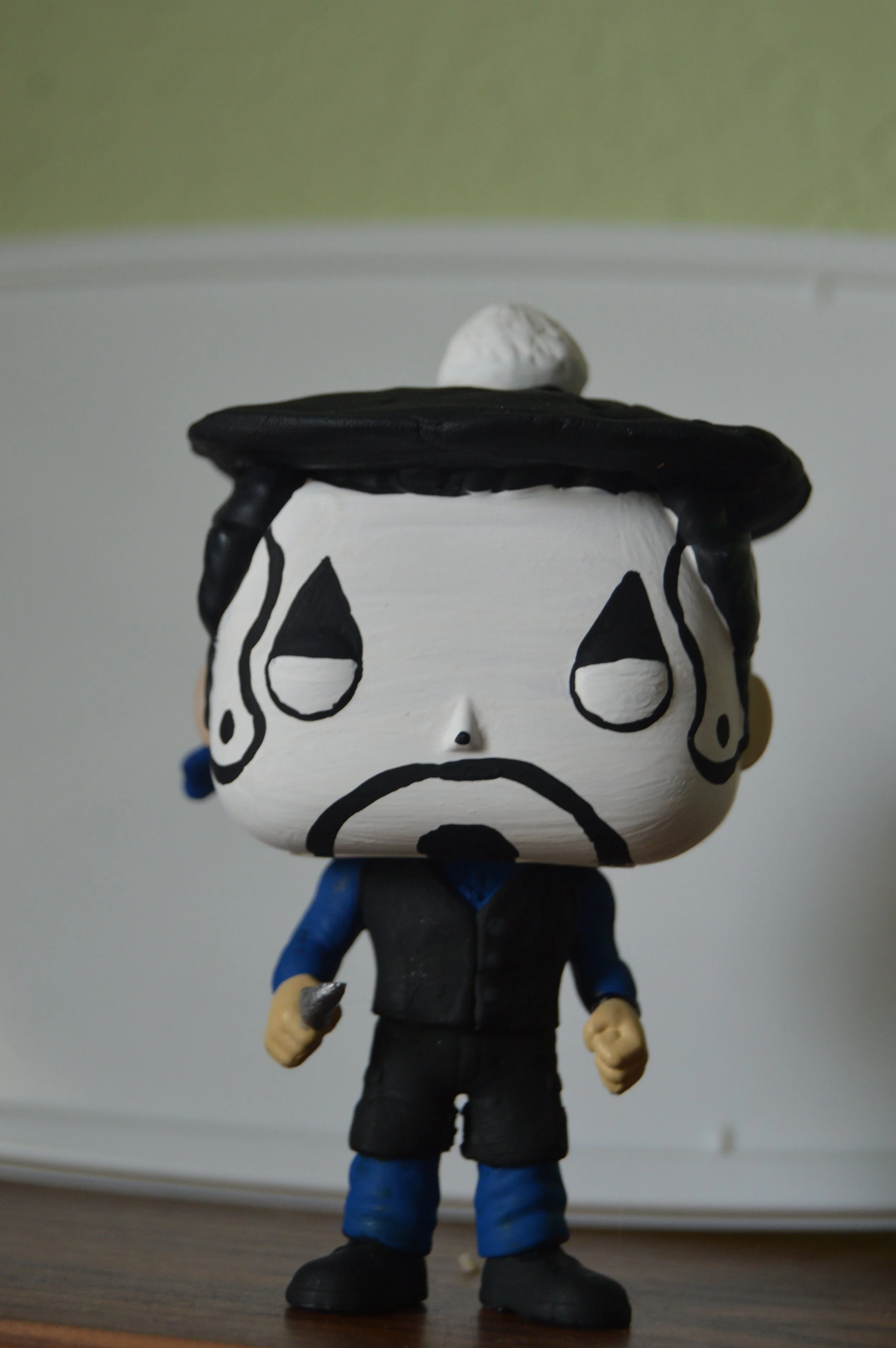 COMEDY AND TRAGEDY POP FIGURE: TRAGEDY