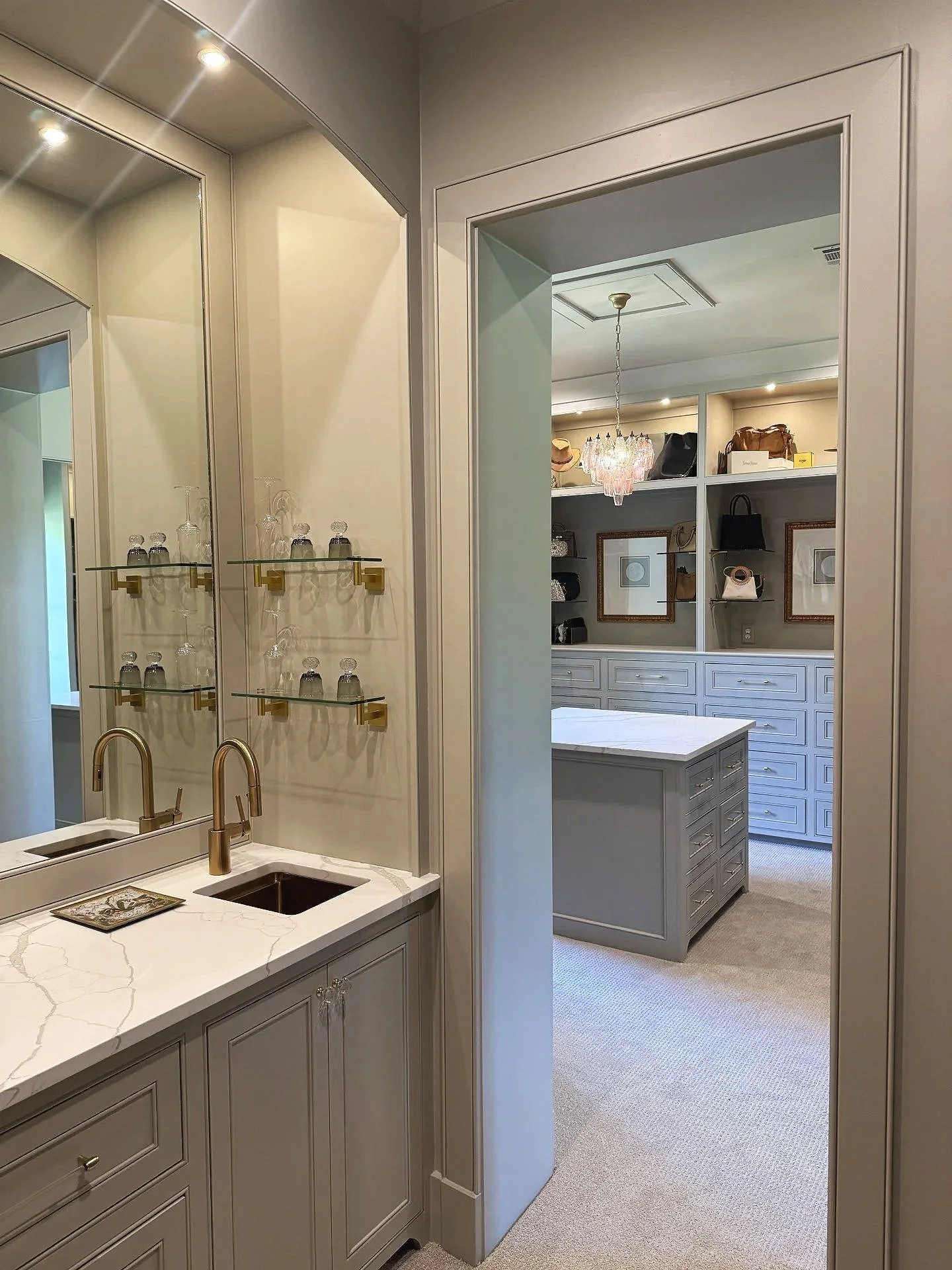 Adderly Gardens Closet