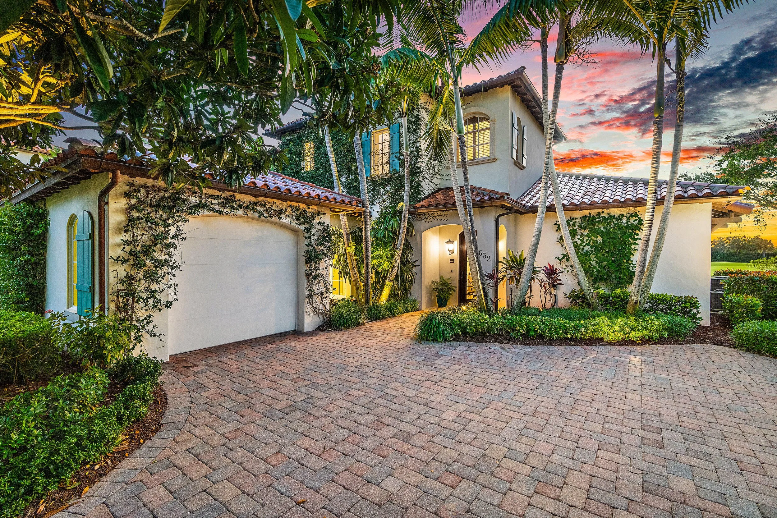 632 White Pelican Way