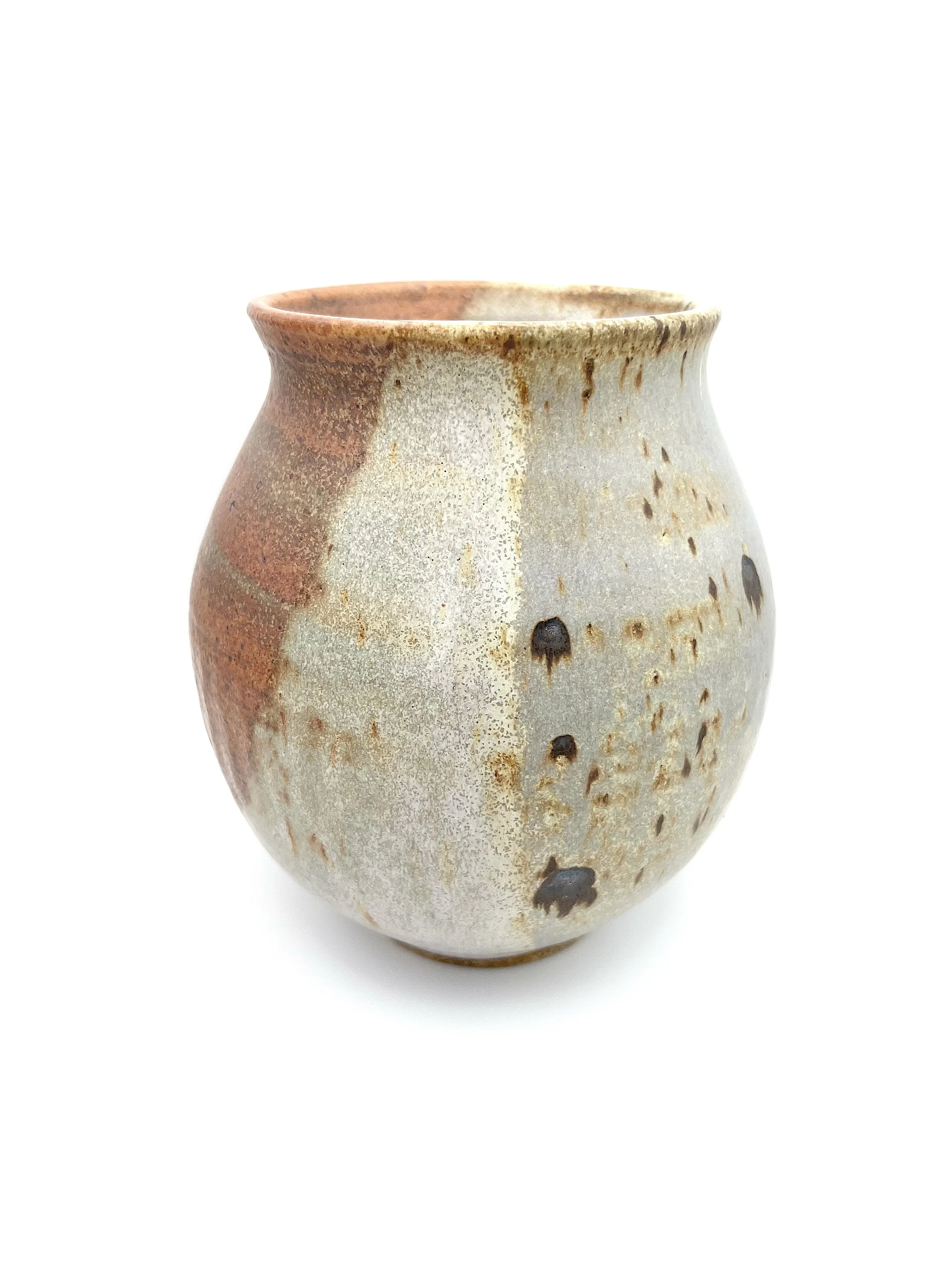 48. pot/small vase $10