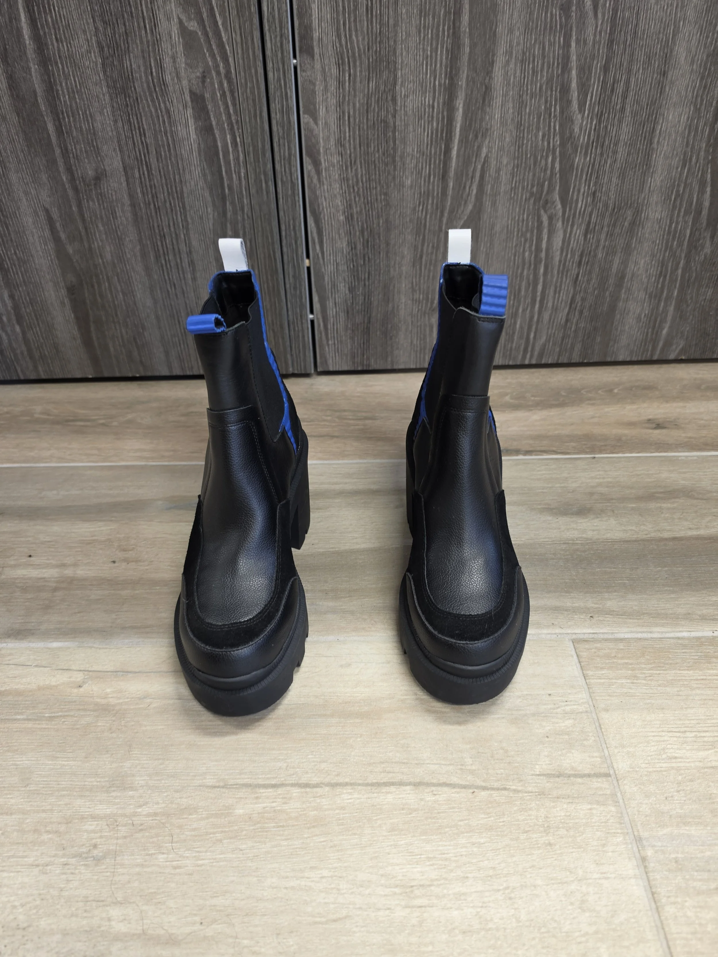 Steve Madden Rumble Leather Boots for Women Size 8.jpg