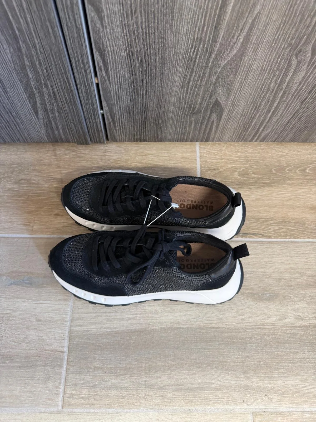 Blondo Lauretta  Trainer: Size 7.5