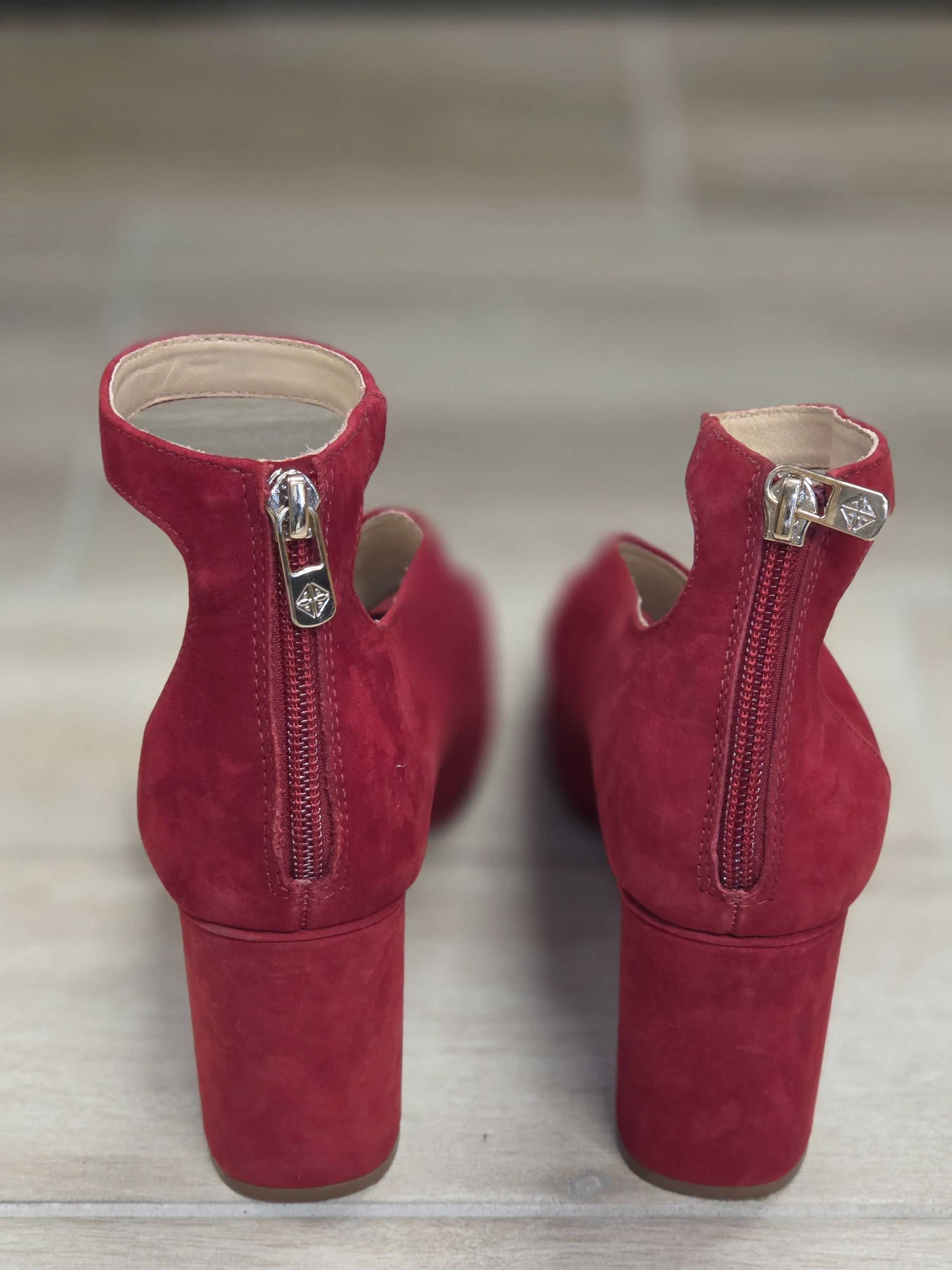 Antonio Melani Red-Heels Size 9.5.jpg