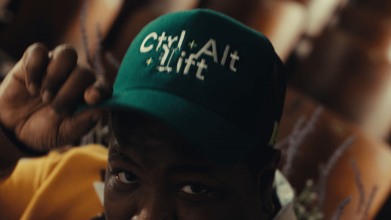 Aaron+F+Hat.gif