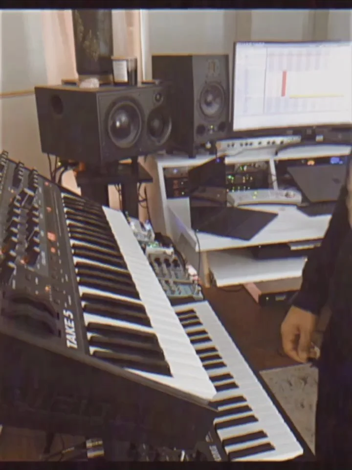 Listening to @themidnightofficial the other day and had to throw a quick vibe together.. 👏🏽👏🏽👏🏽 

Wait for the drop⚡️⚡️⚡️ 🚨💡🤘🏽🤘🏽🤘🏽
#musicproducer #musicproduction #producer #beatmaker #producerlife