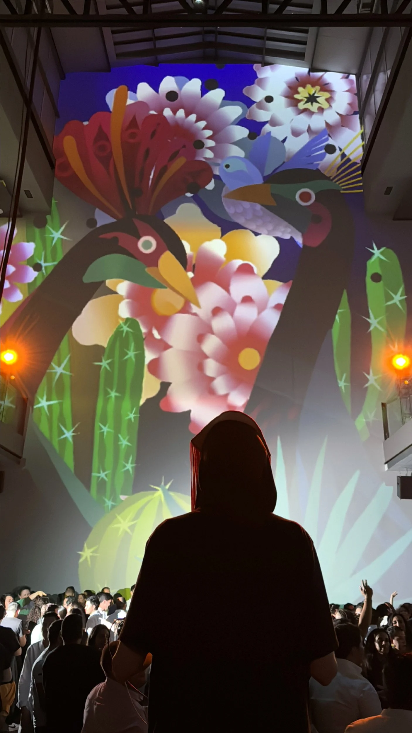Immersive audiovisual performance featuring live digital painting by Rimiyoho at Foro Allende 5