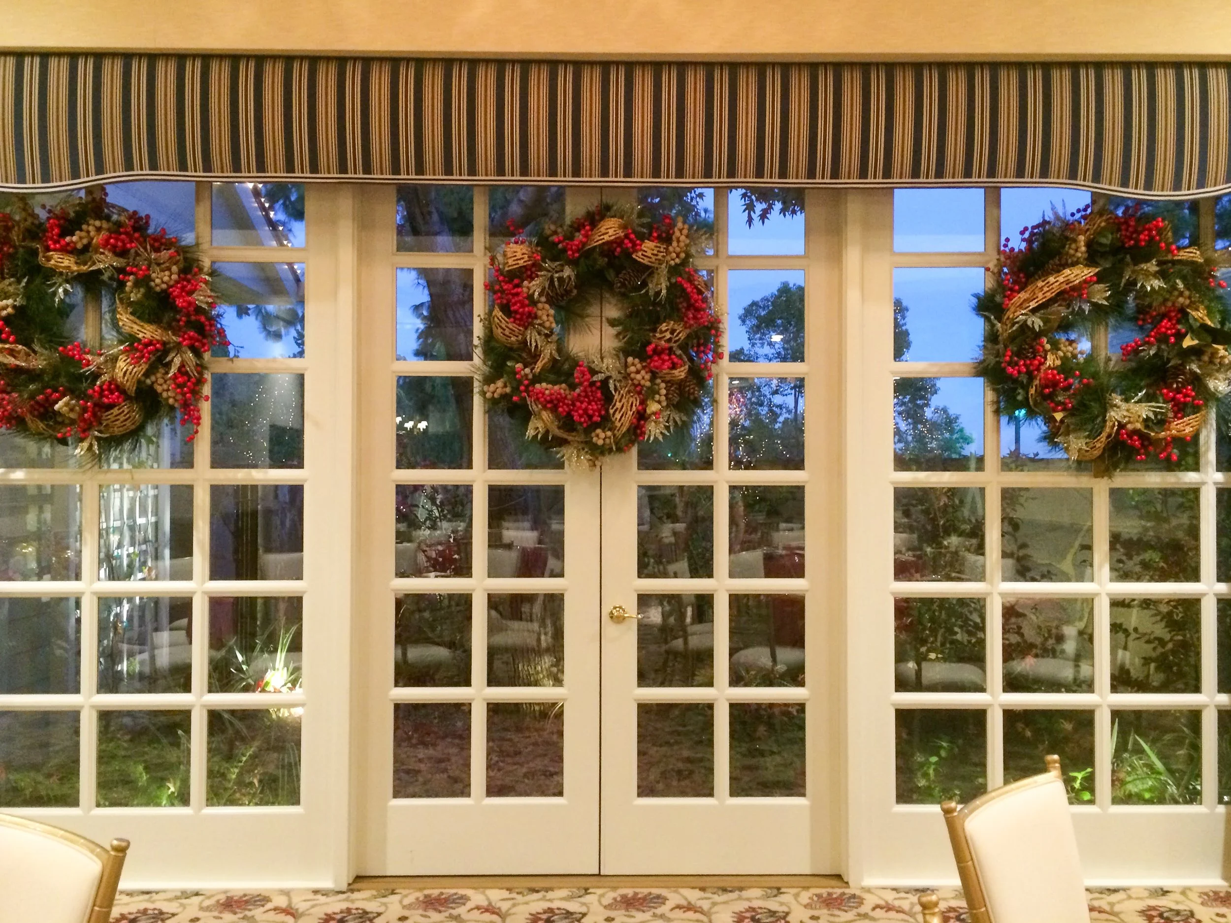  [wreath] 