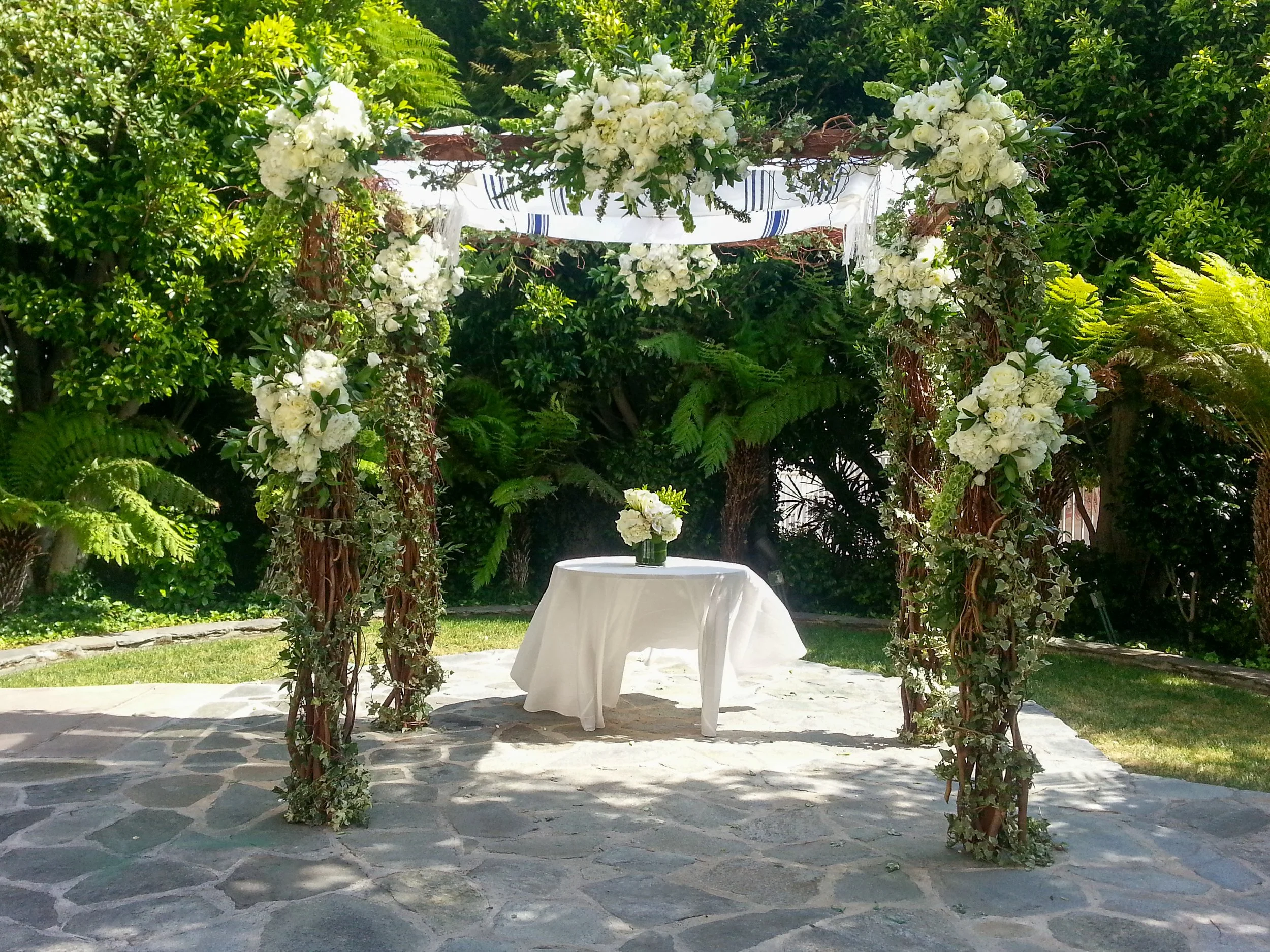  [chuppah] 