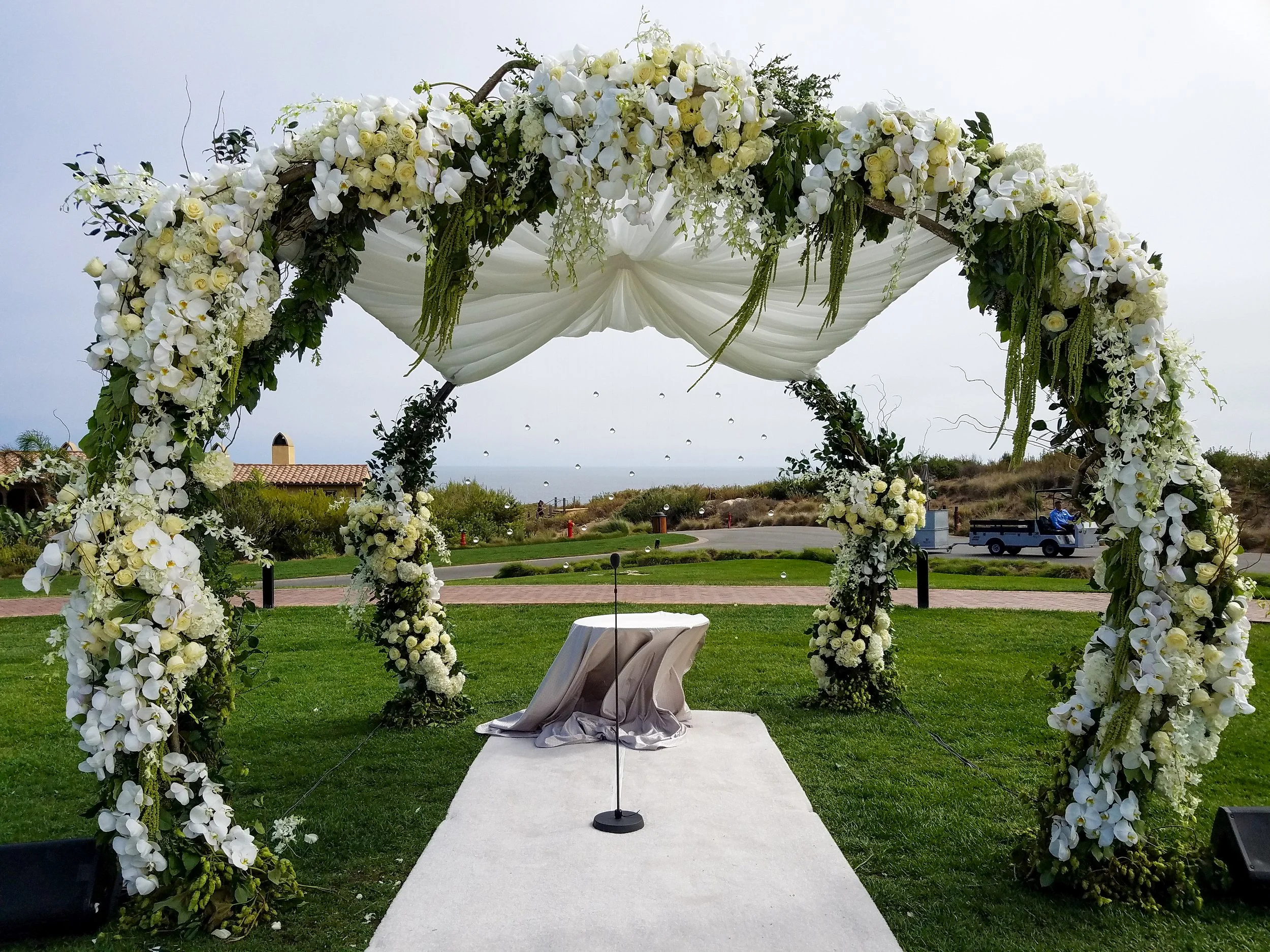  [chuppah] 