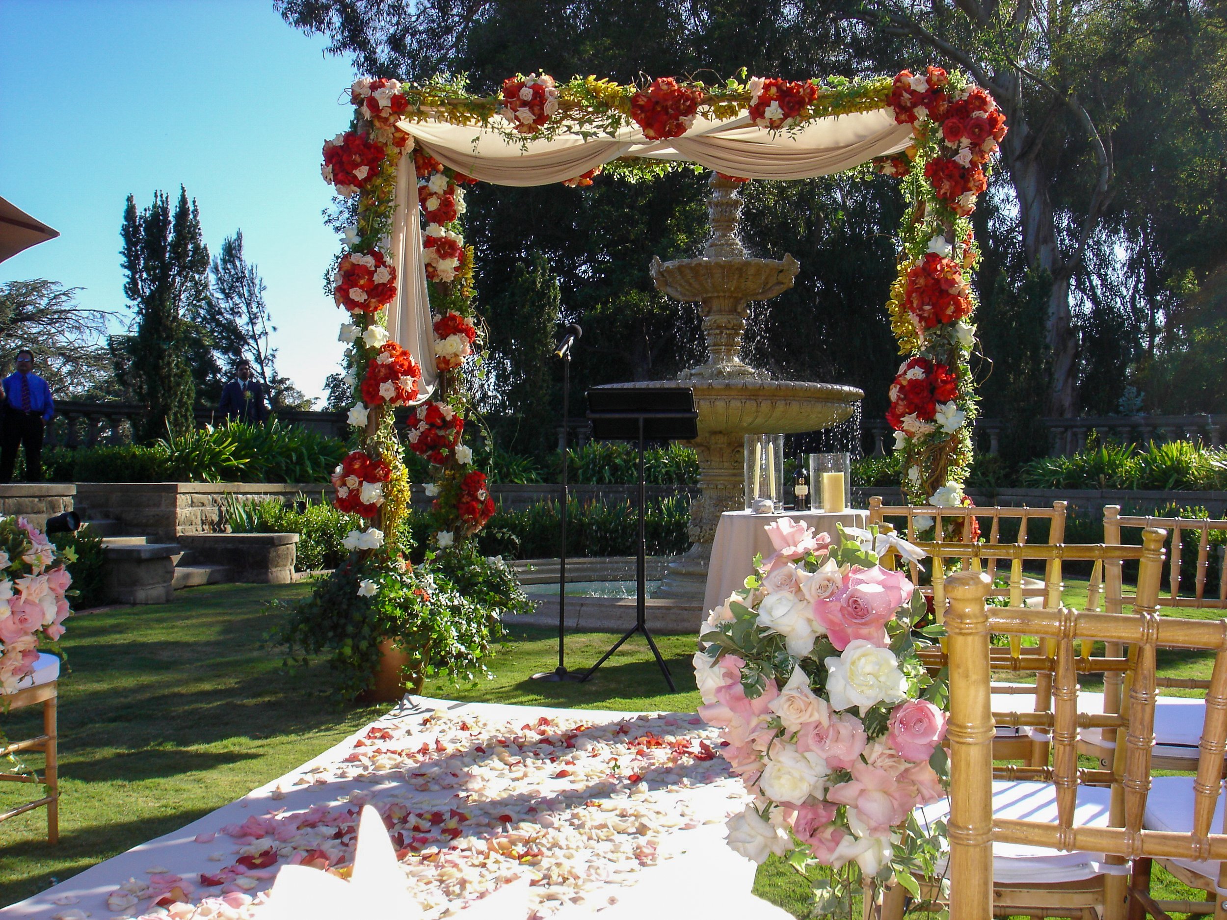  [chuppah] 