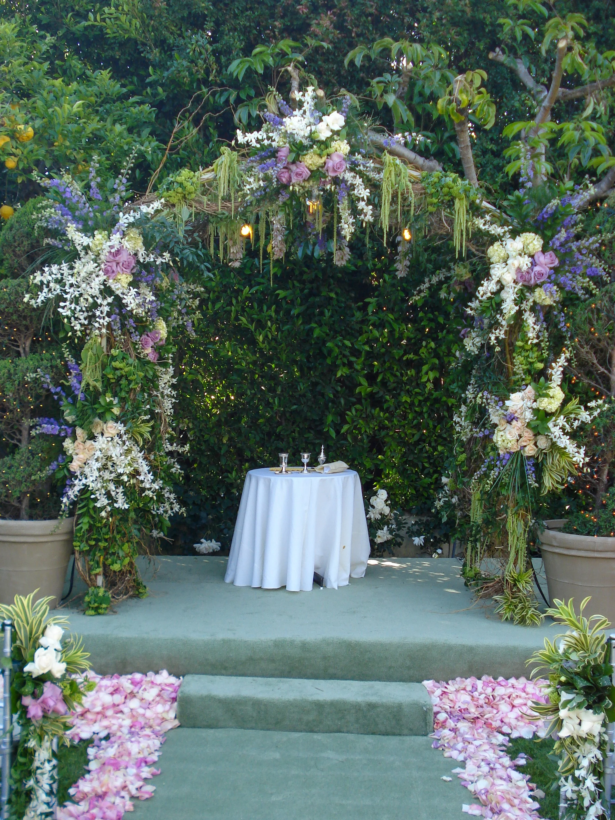  [chuppah] 