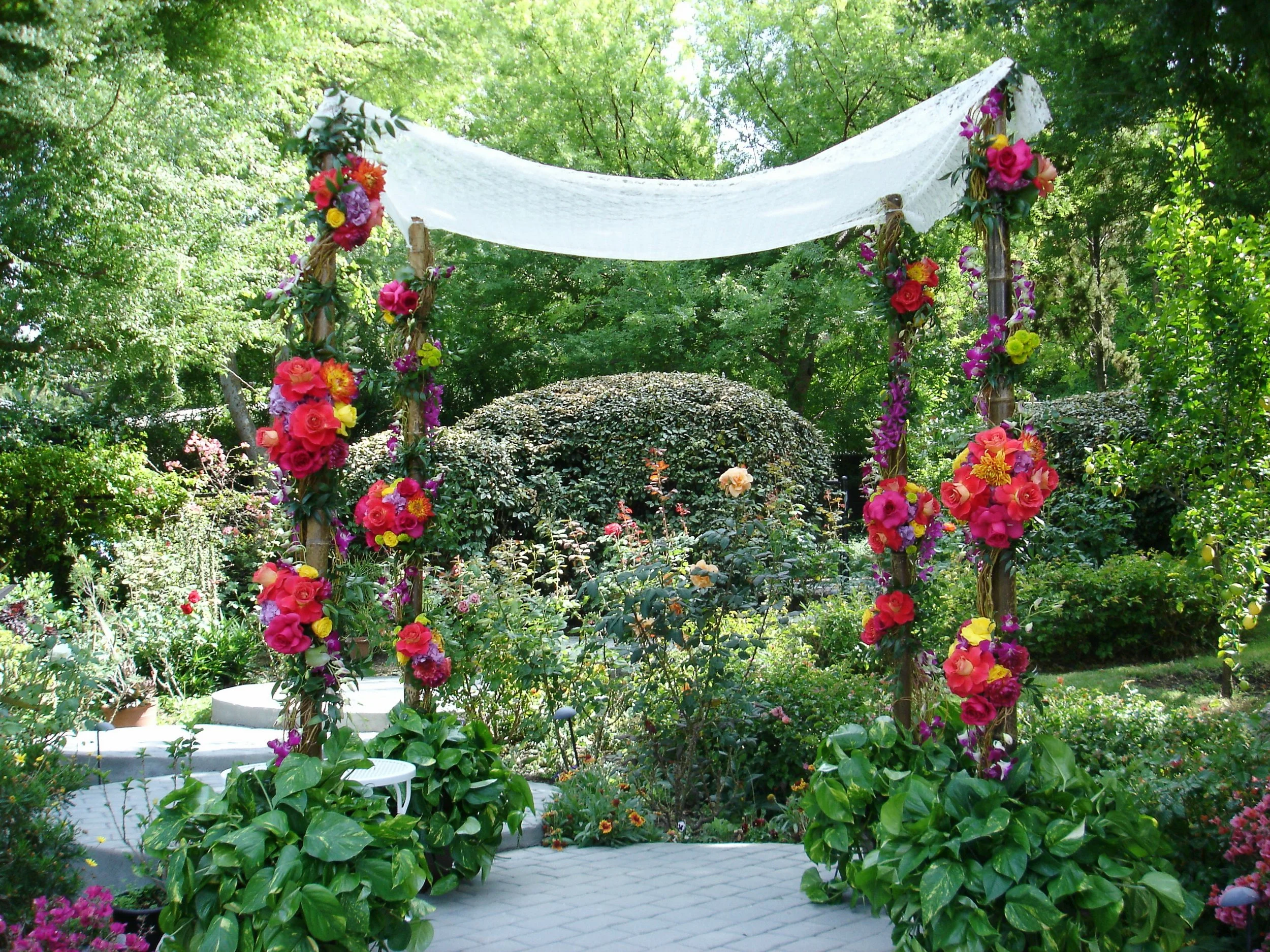  [chuppah] 