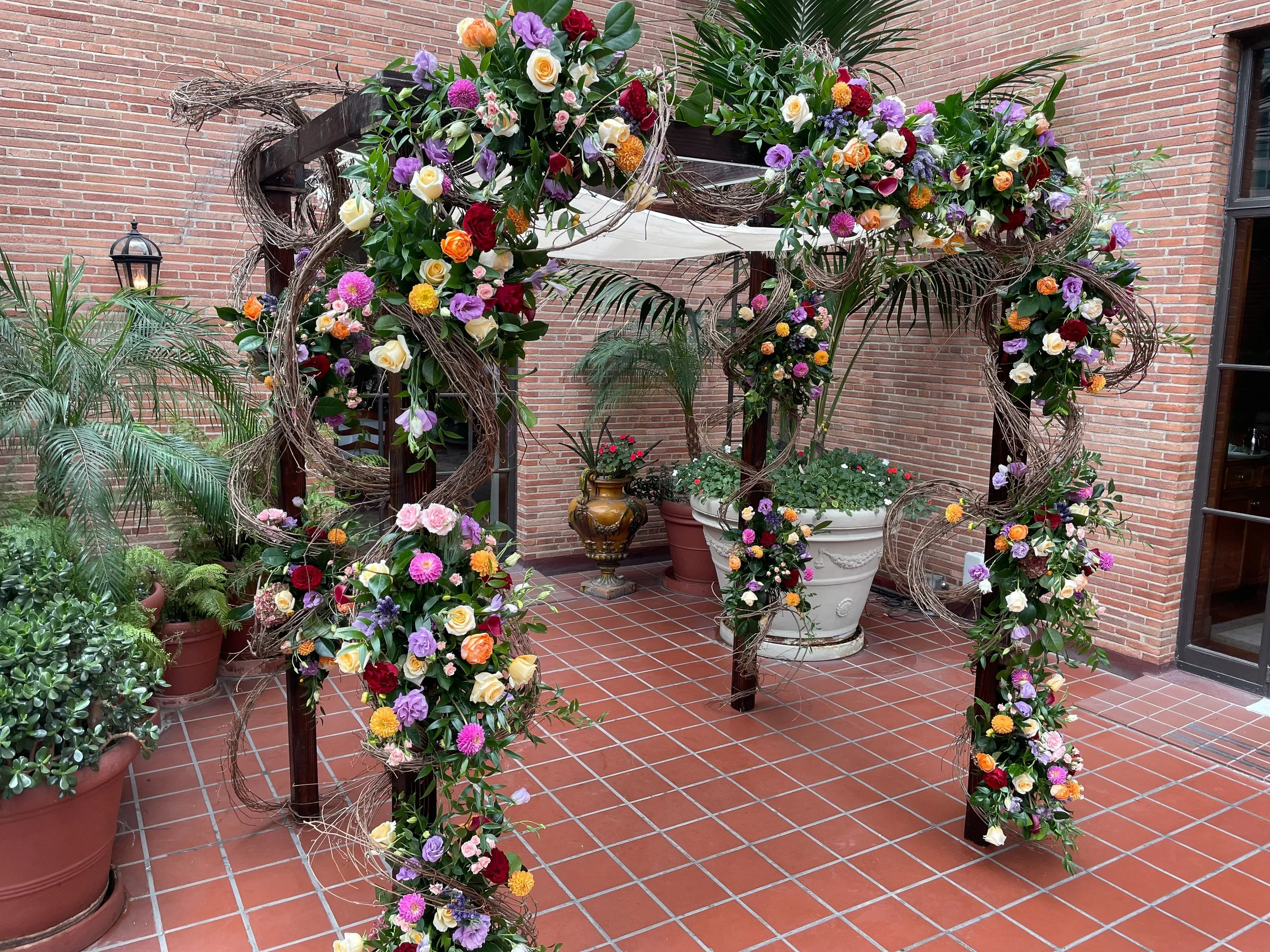  [chuppah] 