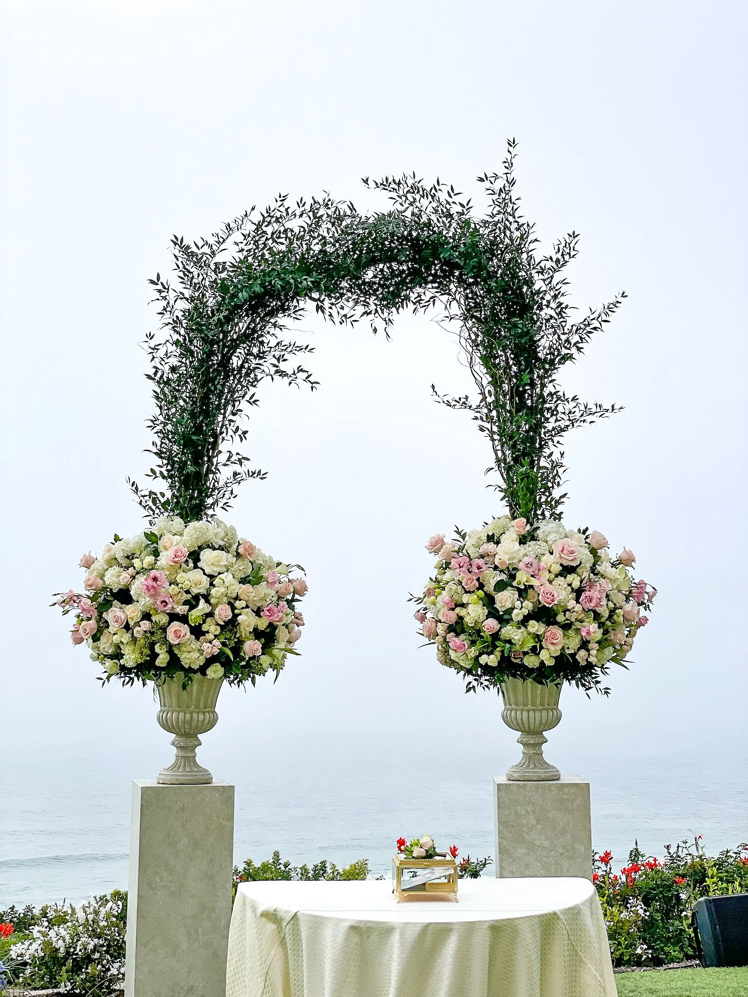  [chuppah] 