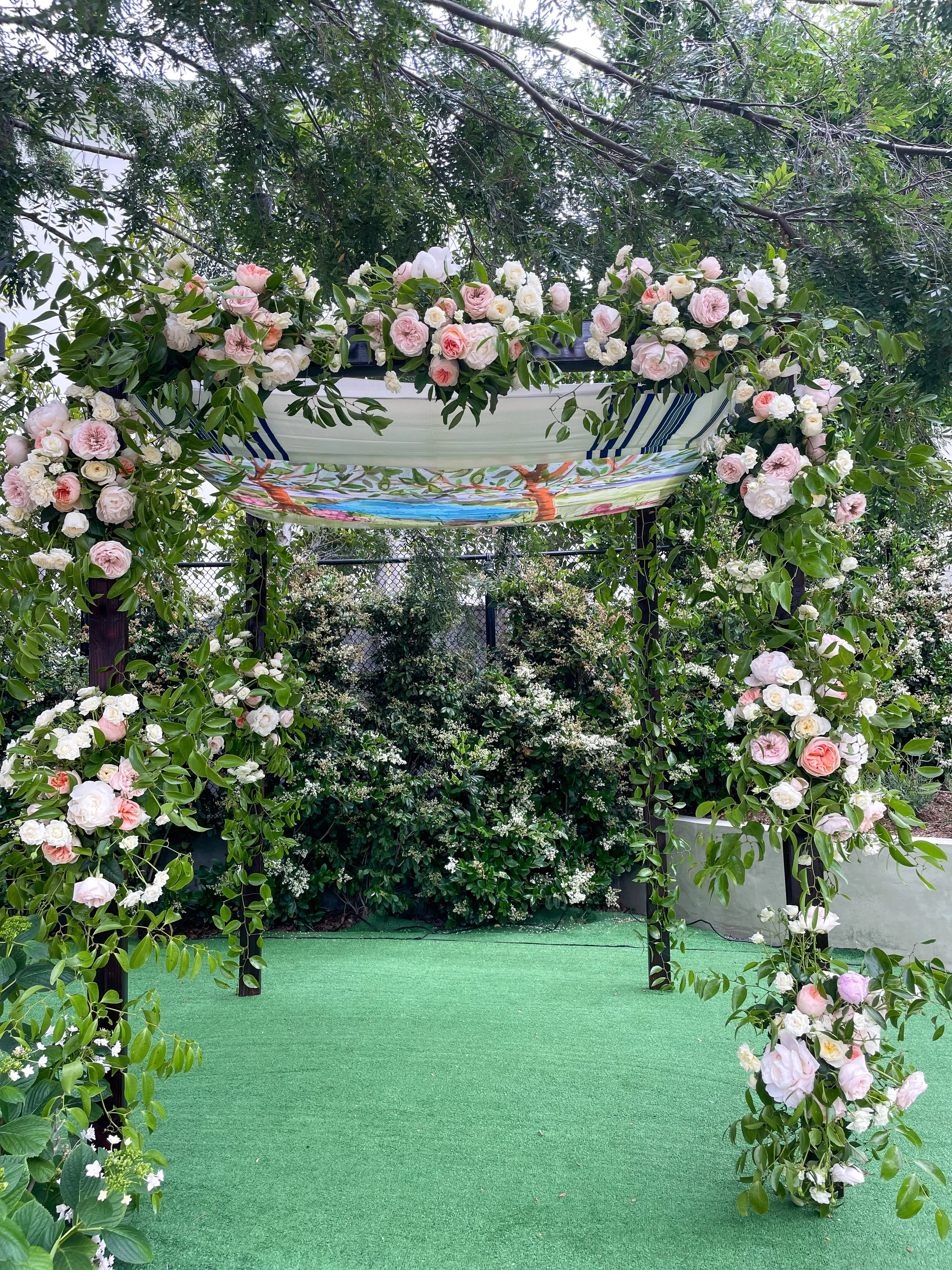  [chuppah] 