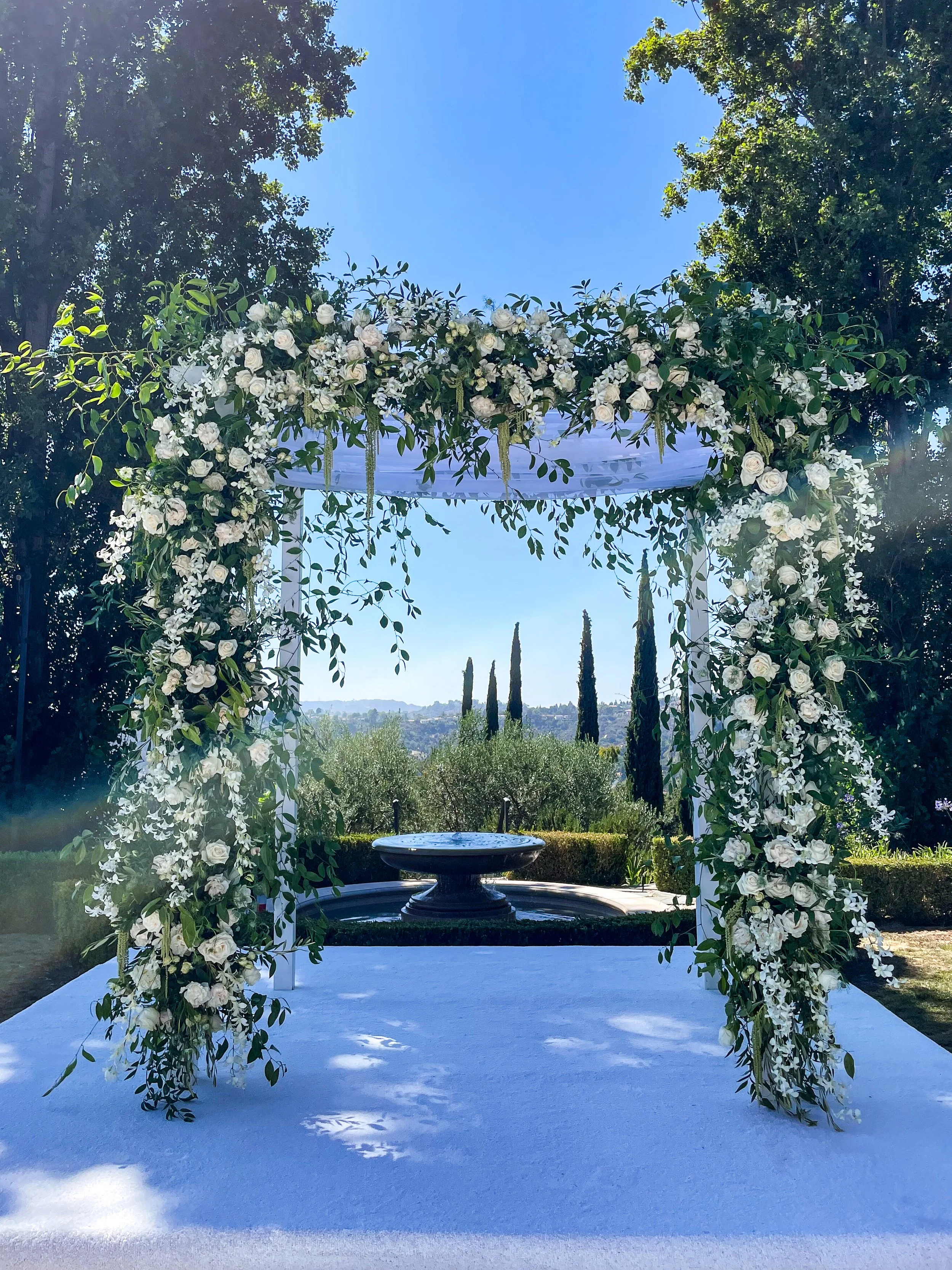  [chuppah] 