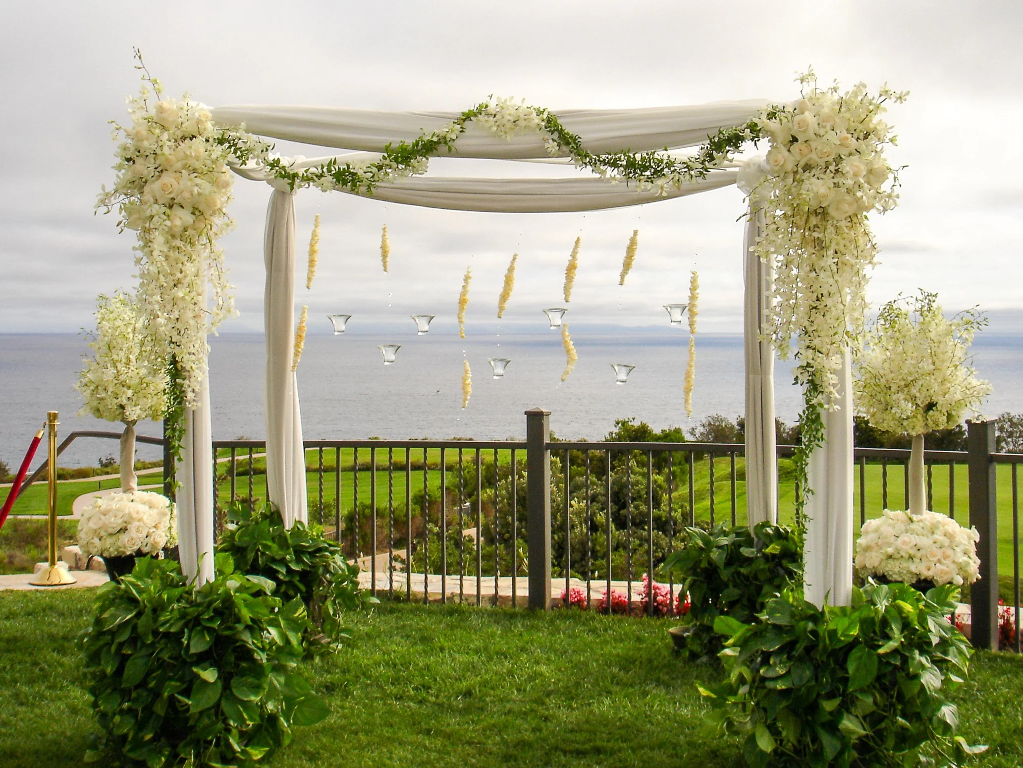 [chuppah] 