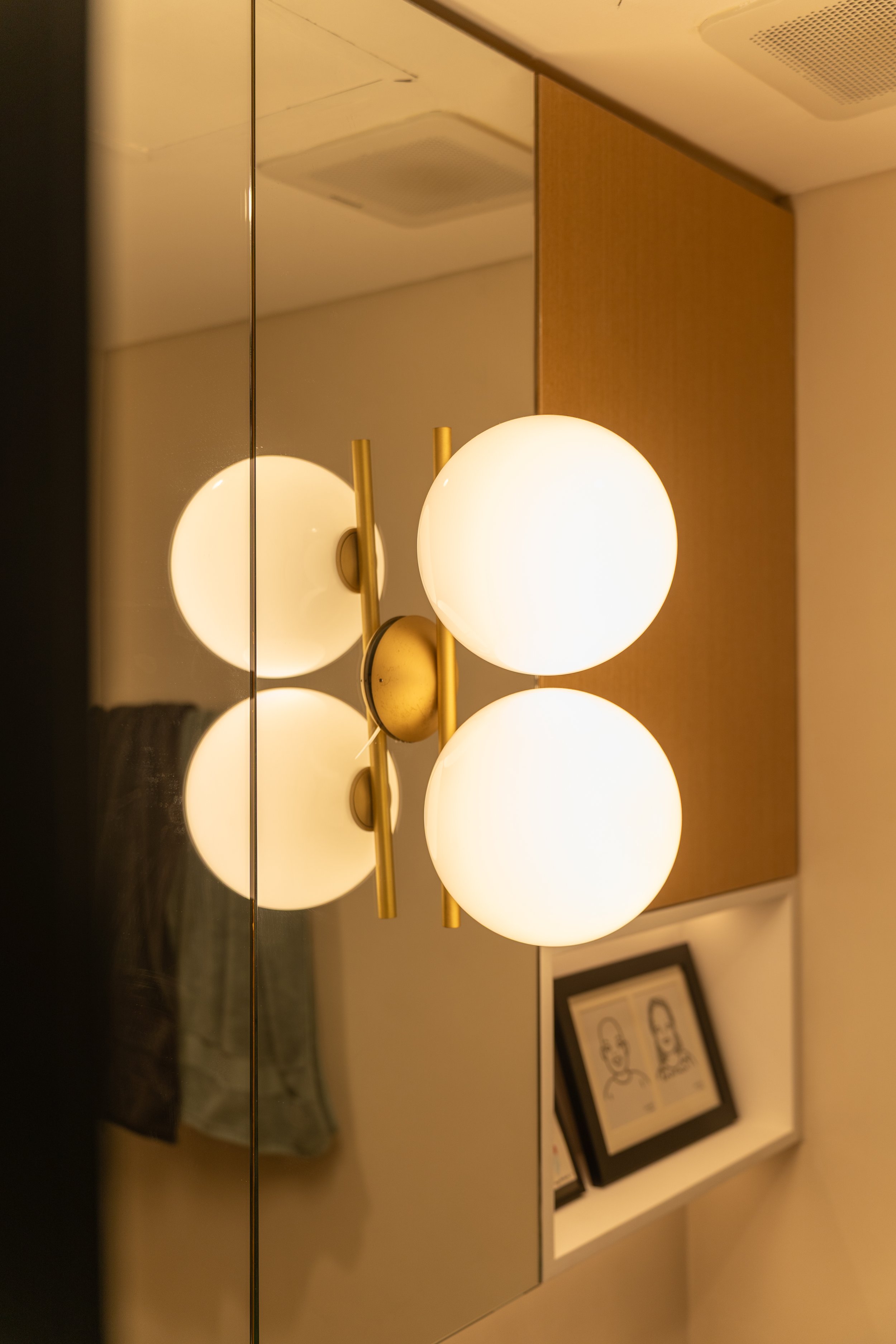 DETAILS BATHROOM 3.jpg