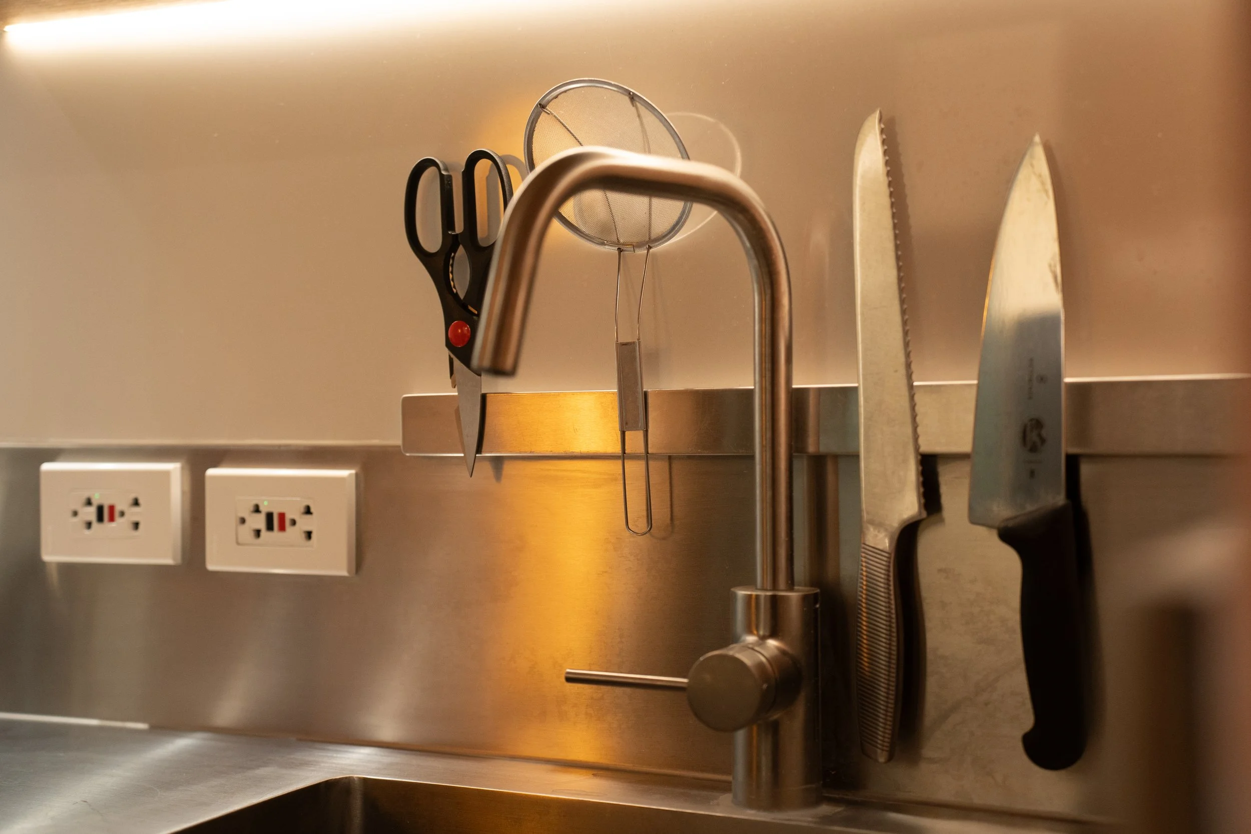 DETAILS KITCHEN FOYER 1.jpg