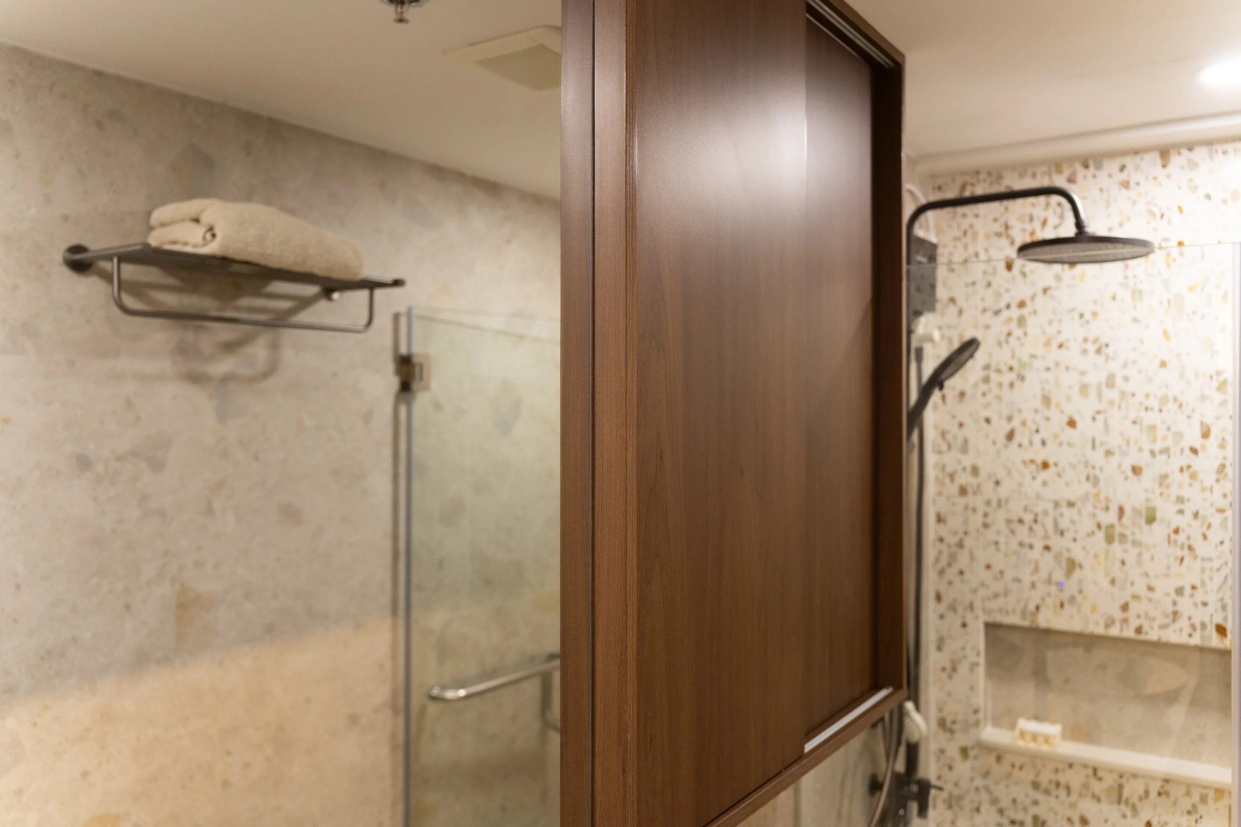 DETAILS BATHROOM 6.jpg