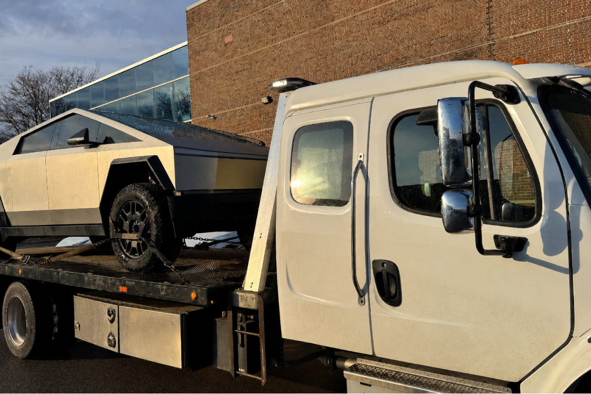 Why Flatbed Towing Is Recommended for Luxury and Specialty Vehicles