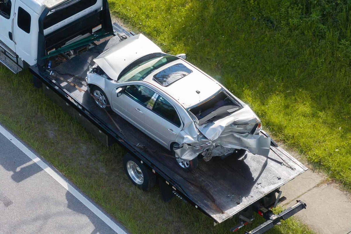 The Benefits of Choosing Flatbed Towing for Accident-Damaged Vehicles