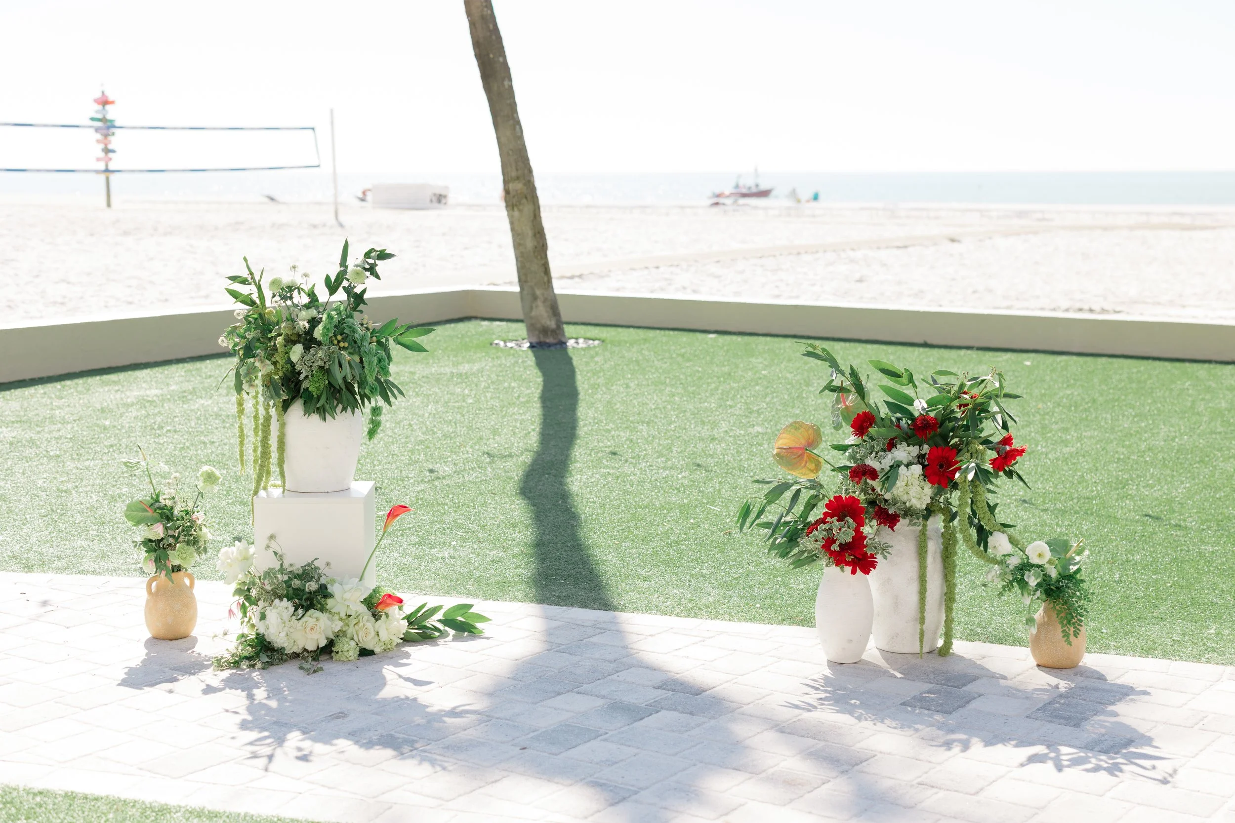 Styled Shoot for Mary Me Tampa Bay X Stelloccasions at TradeWinds Beach Resort on St. Pete Beach

Photographer: Susan Elizabeth Photography
