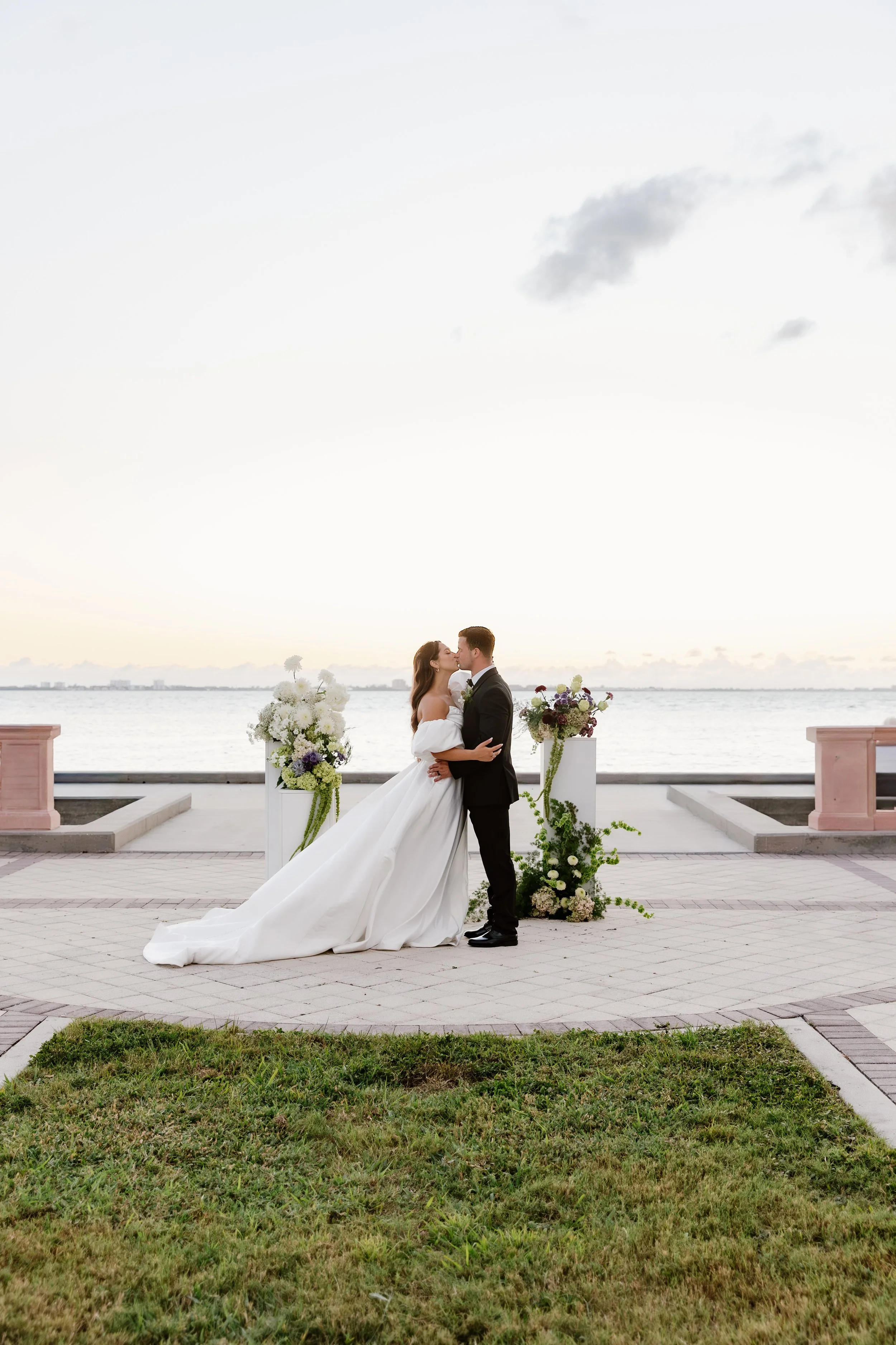 Magical styled shoot at New College of Florida in Sarasota.

Photographer: Destiny Jasett