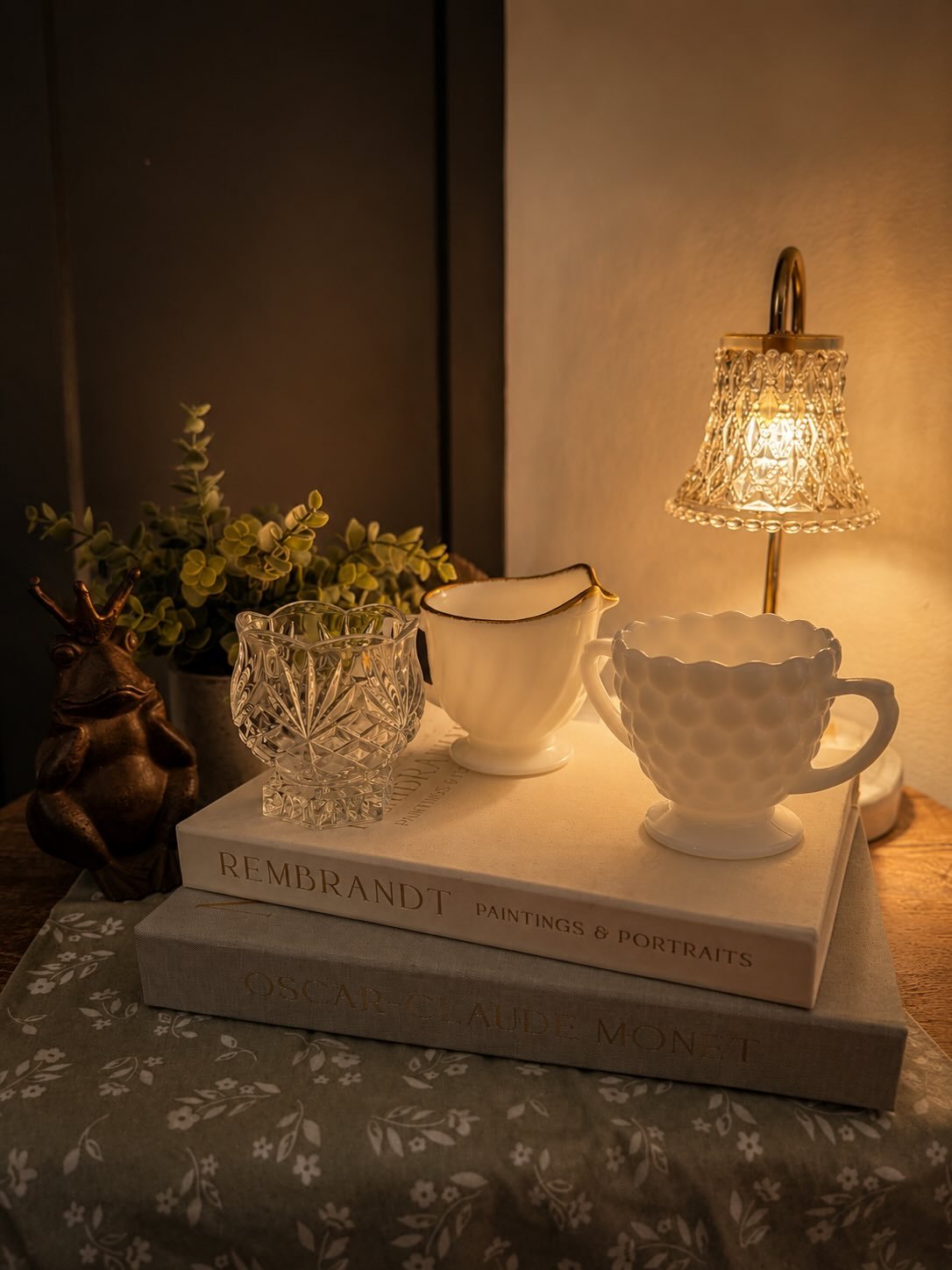 Old pieces finding warmth again.

The first Revival pours are finally underway.🕯️