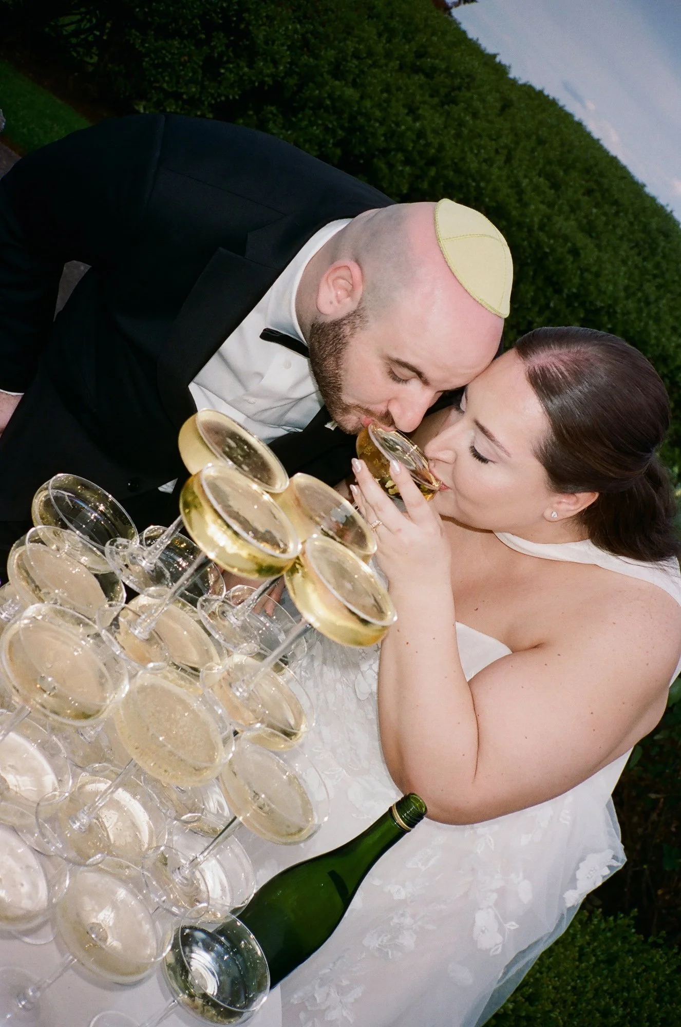 oregon-wedding-champagne-tower.jpg