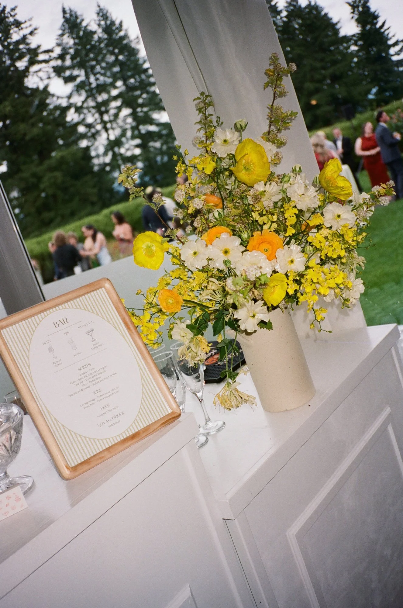 wedding-florals-cocktail-bar.jpg