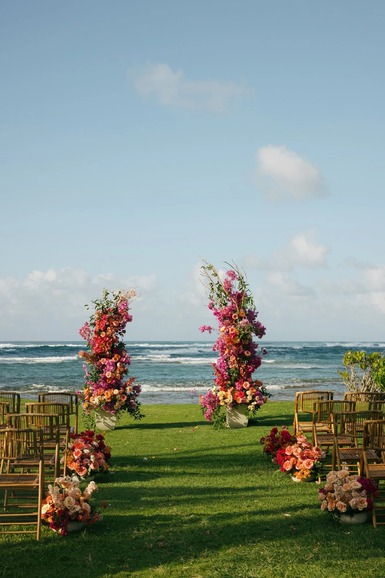 hawaii-wedding-ceremony-florals.jpg