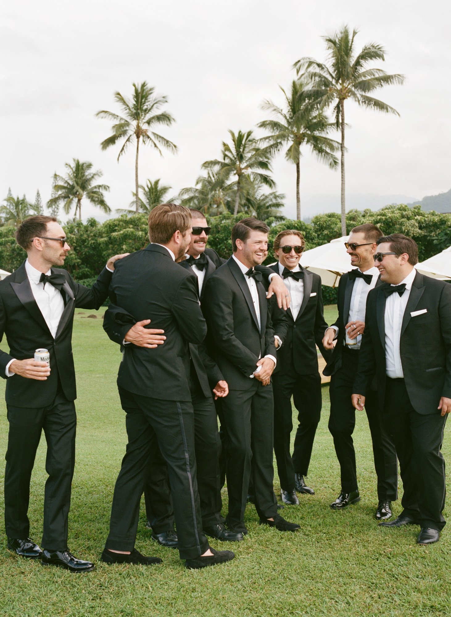 groomsmen-group-photos.jpg
