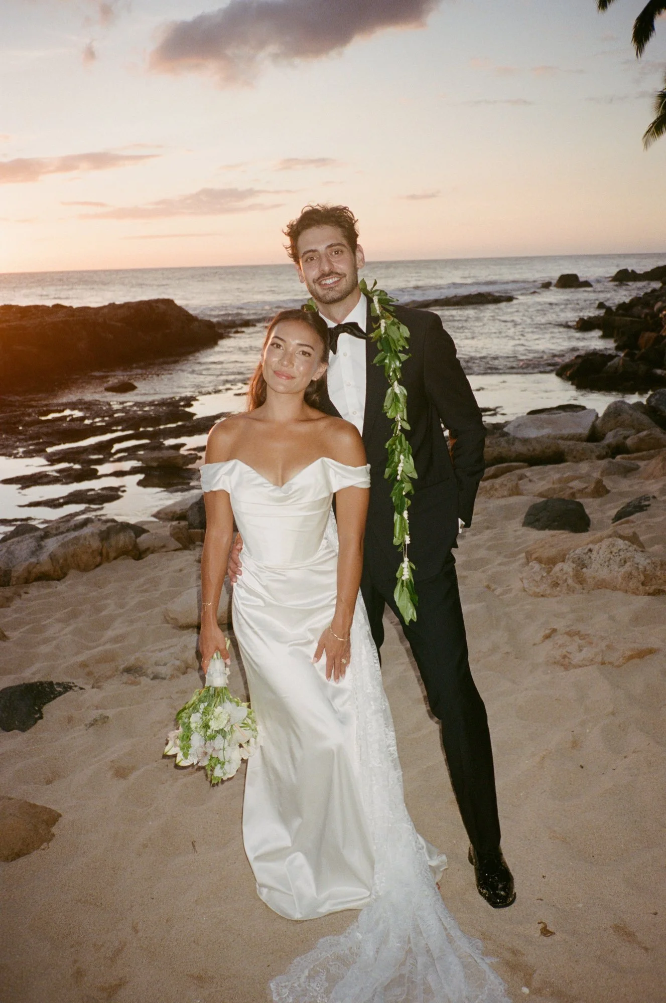  Lanikūhonua-wedding-sunset-portraits.jpg