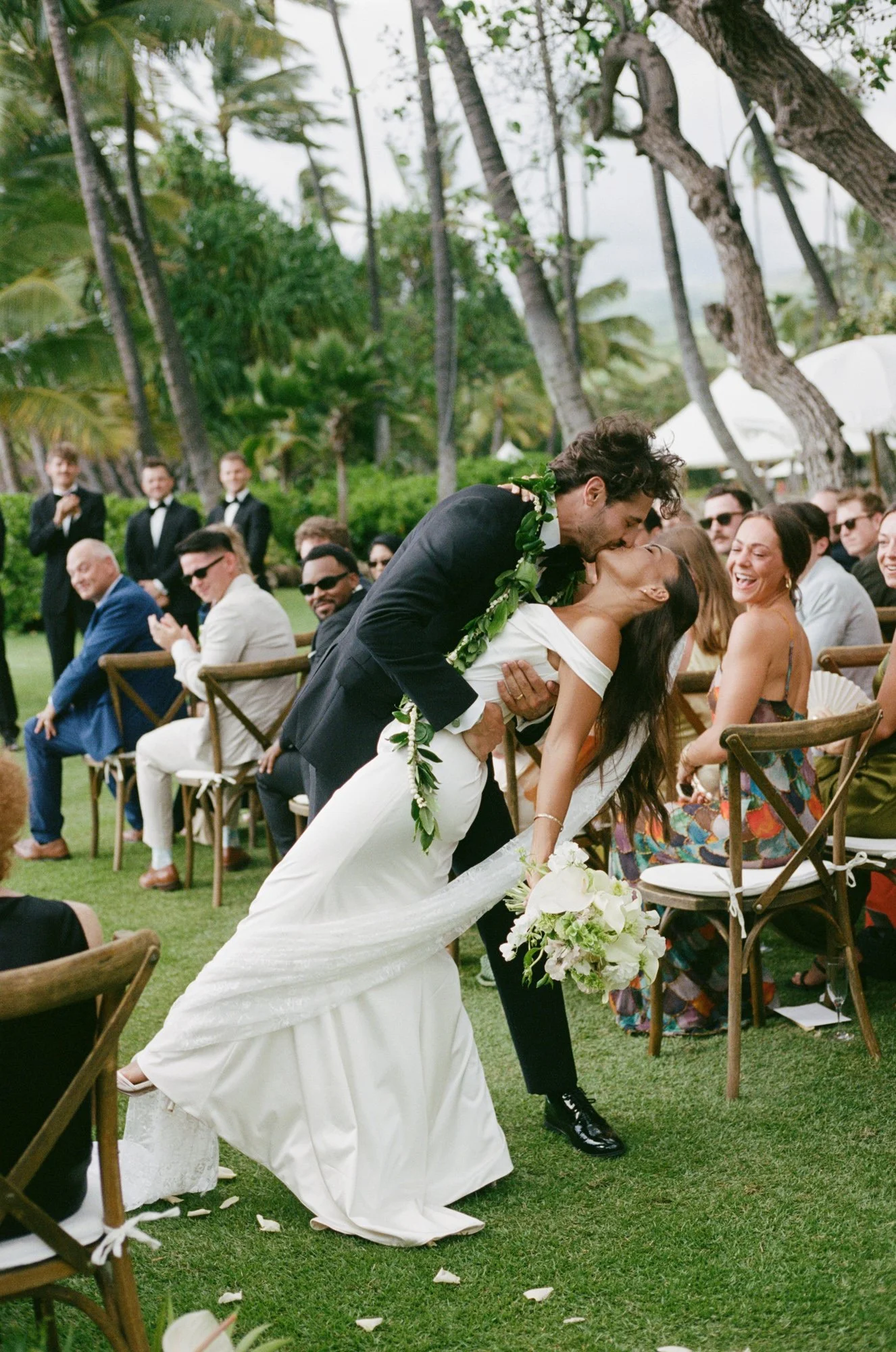  Lanikūhonua-wedding-ceremony-dip.jpg
