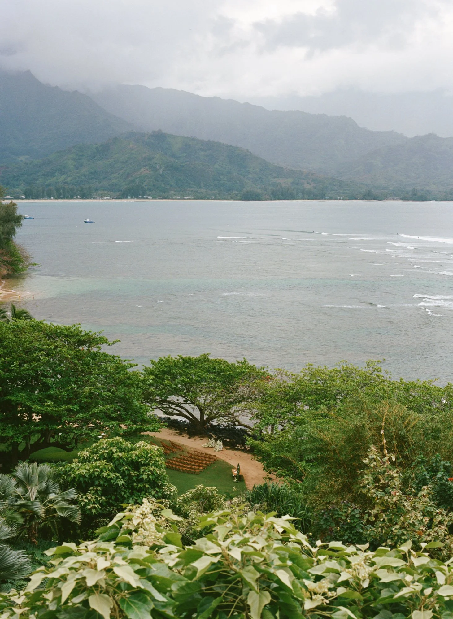 one-hanalei-bay-wedding-ceremony.jpg