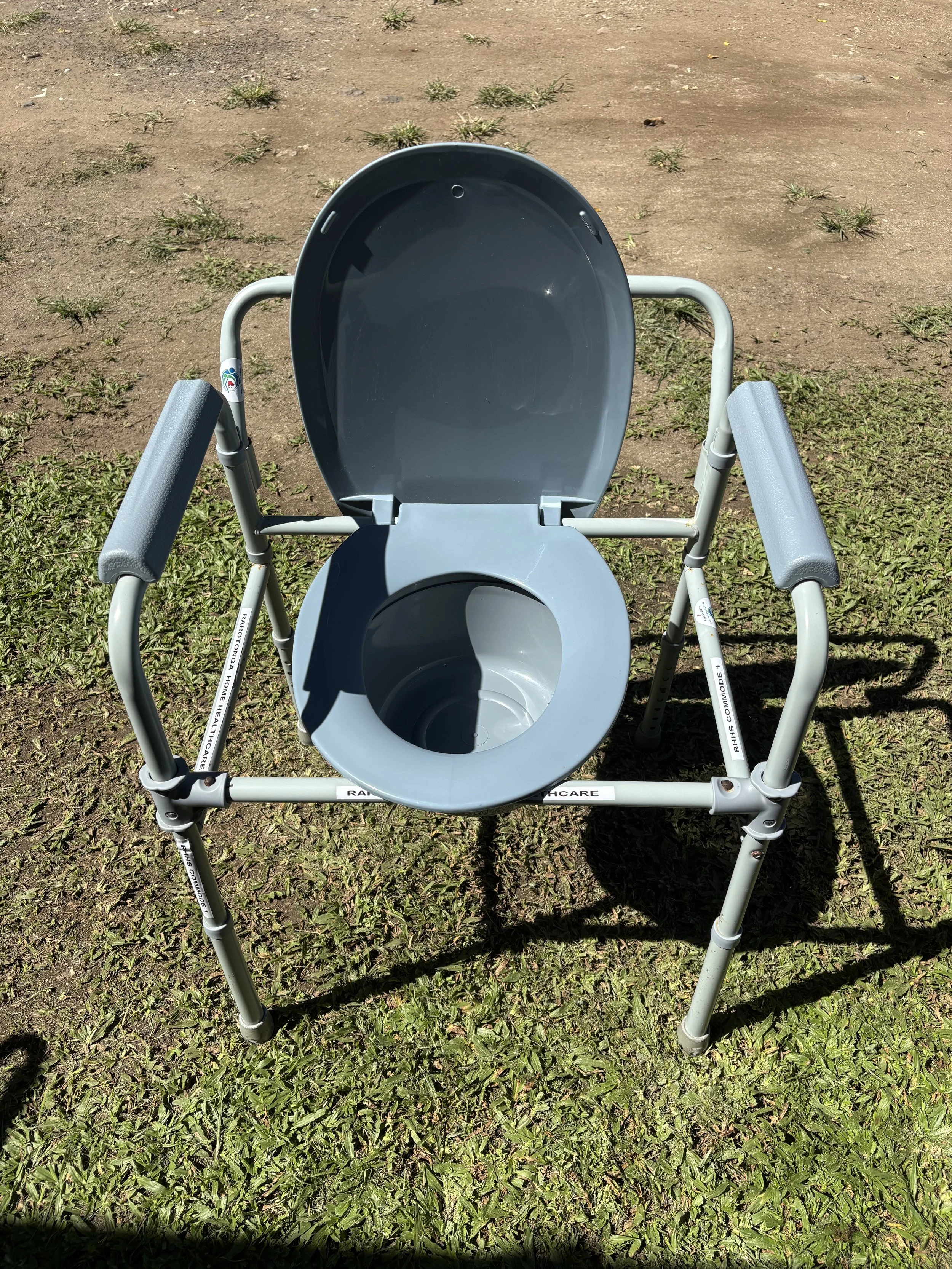 Commode for rent