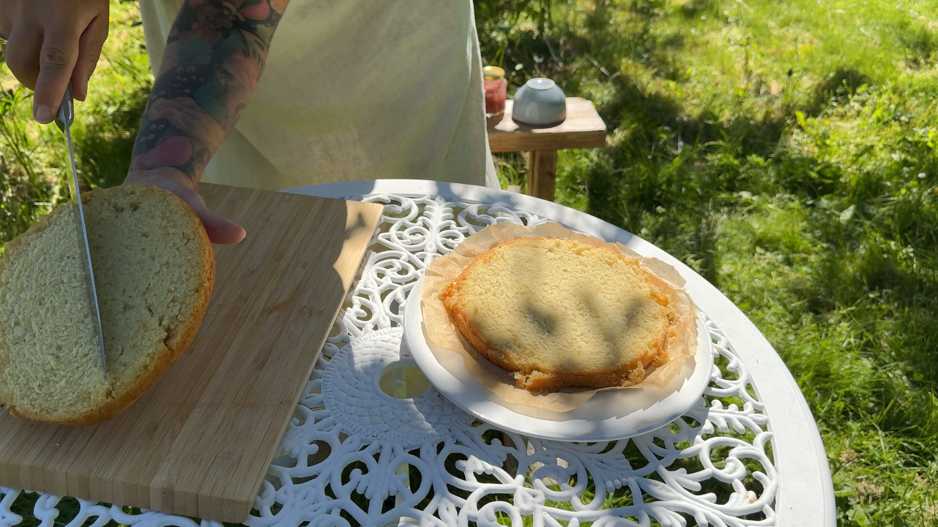 Vegan base for fruit cakes