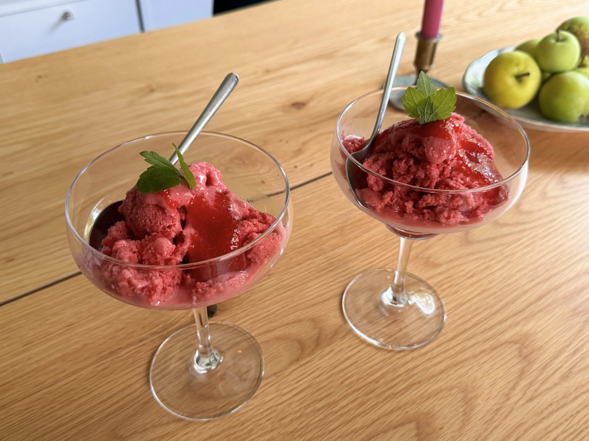 Homemade Strawberry Yogurt Ice Cream
