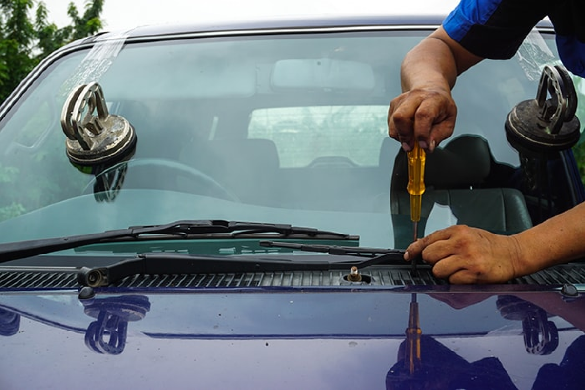Why Fast Windshield Crack Repair Can Save You Money and Improve Safety