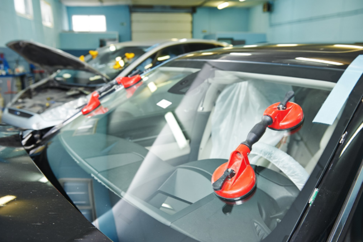 Why Timing Matters When Scheduling Auto Glass Repairs