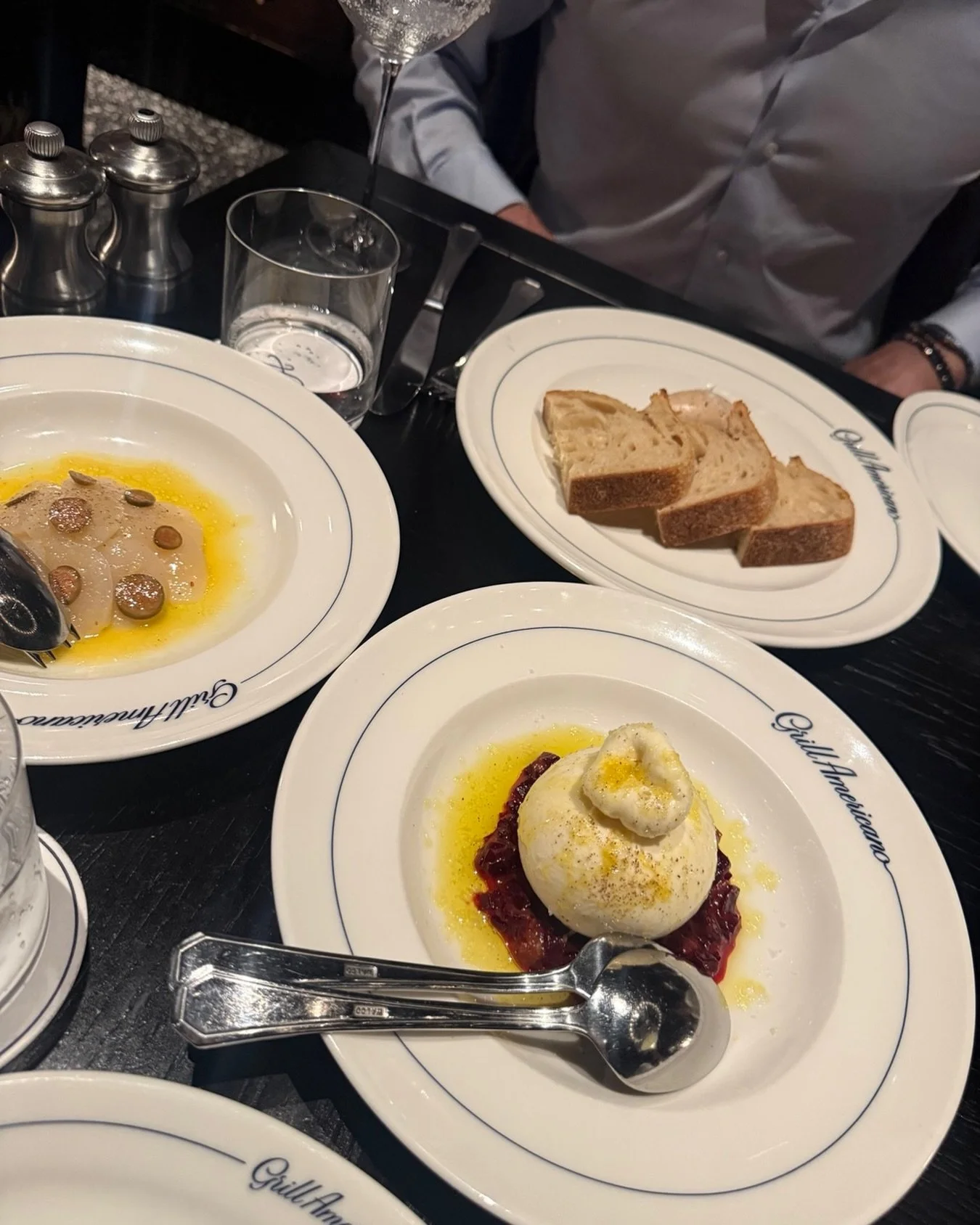 All of the recommendations on our Guide is usually where we wine and dine. Here with my other half at Grill Americano in Melbourne. One of our favorite 
@grillamericano 
#melbournedining